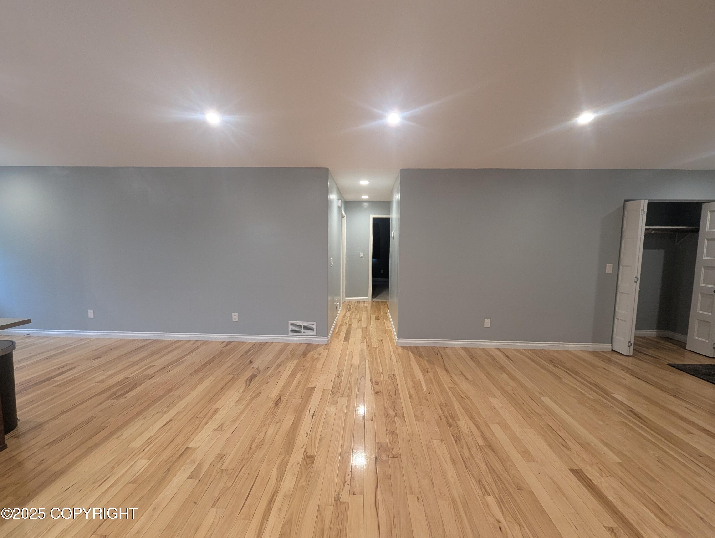 7324 Zurich Street, Anchorage, Alaska image 10