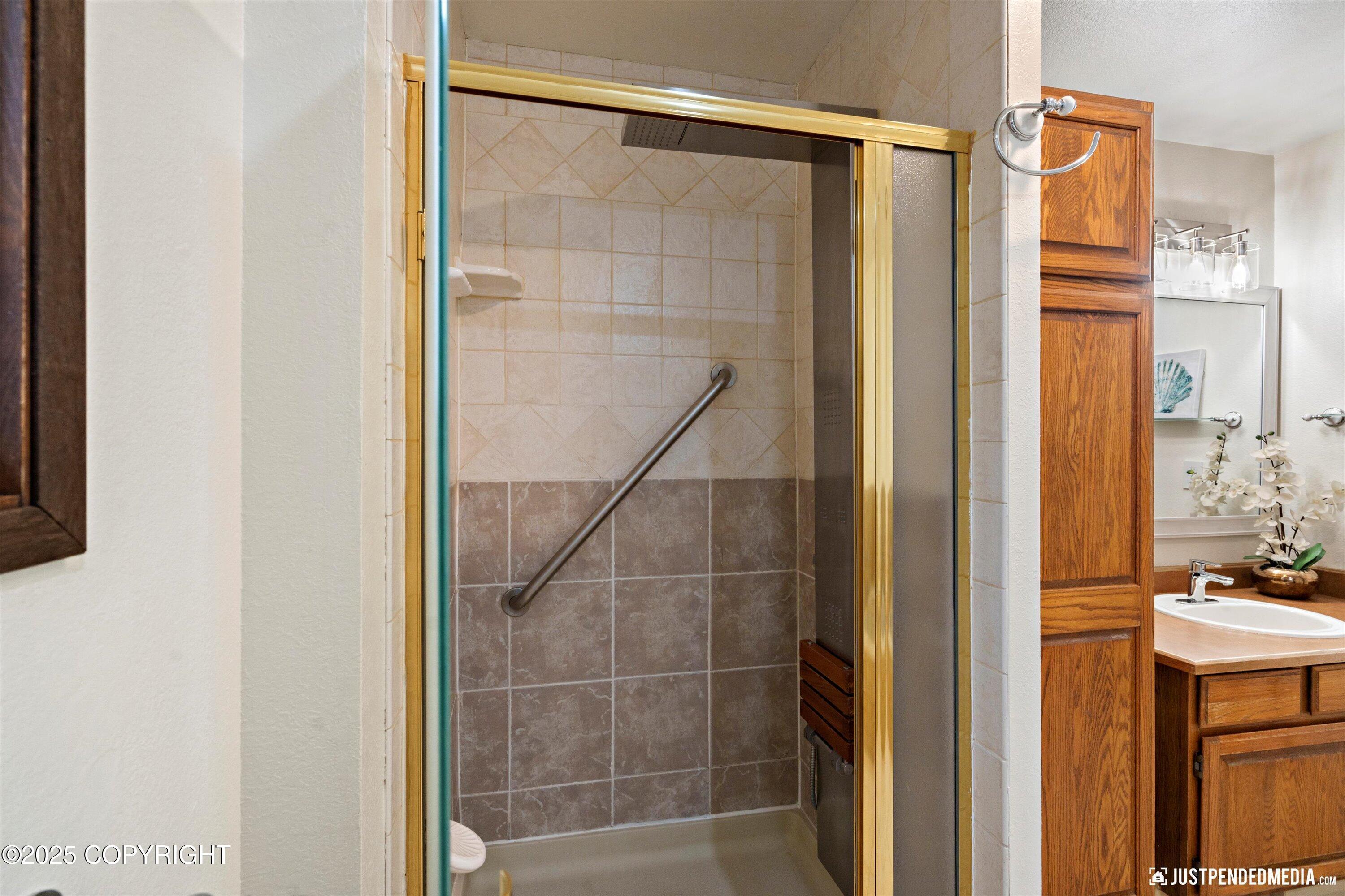 Anchorage, Alaska 99515, United States, 3 Bedrooms Bedrooms, ,3 BathroomsBathrooms,Residential,Active,234006