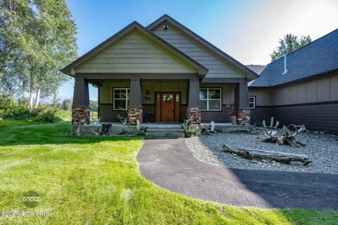Photo of 10760 E Meadowlark Circle, Palmer, AK 99645 (MLS # 26-11780)