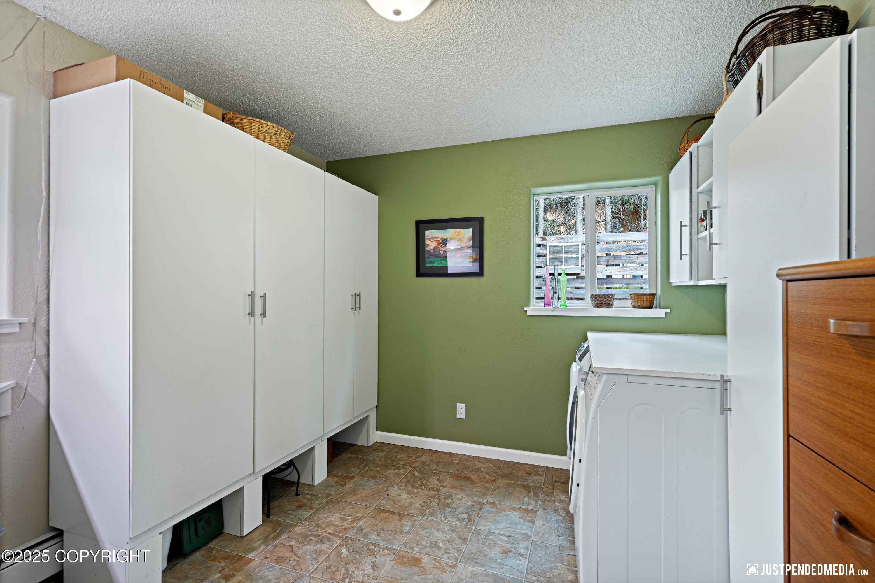 3755 Mcmahon Avenue, Anchorage, Alaska image 31
