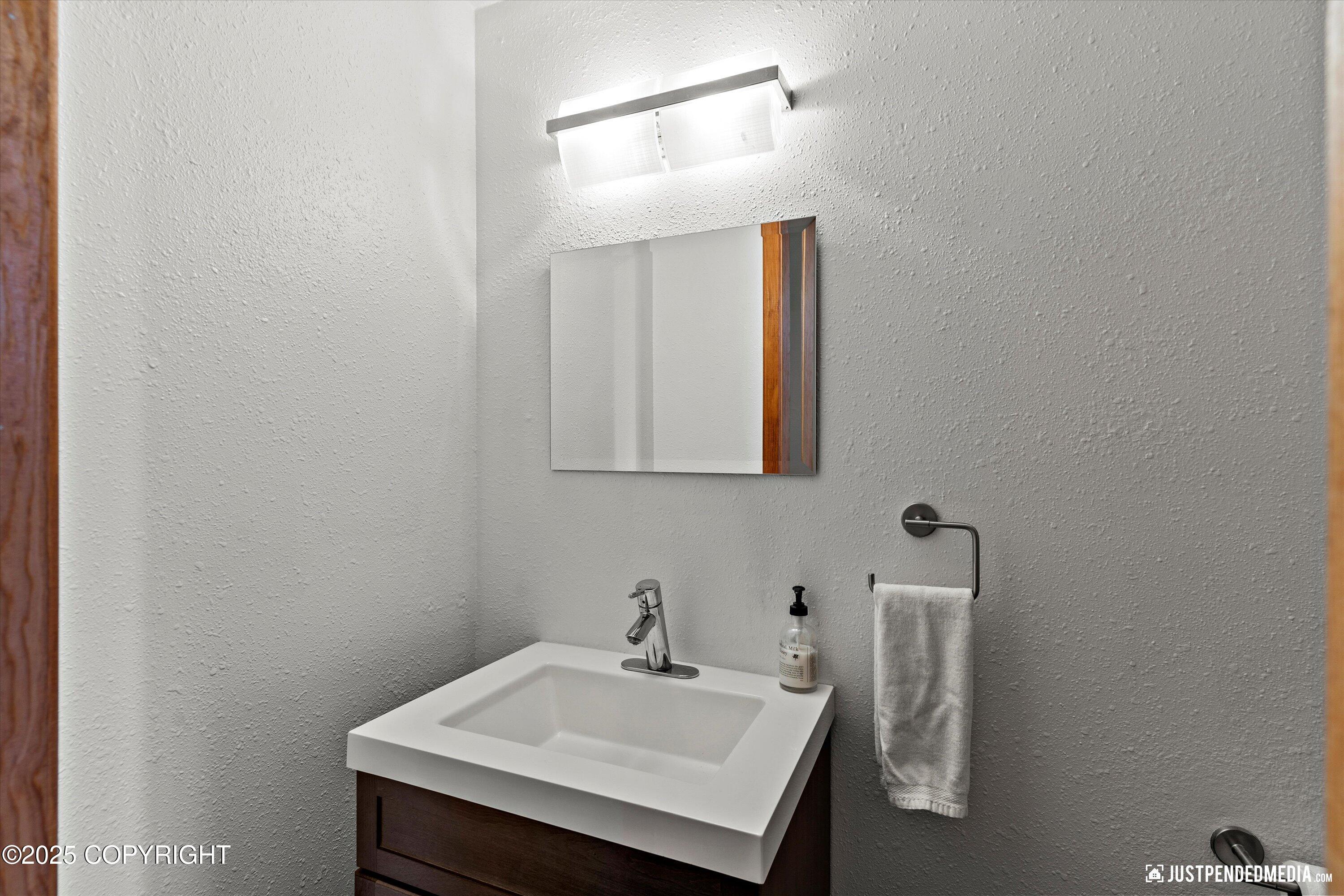 3915 SE Hiland Road, Eagle River, Alaska image 25