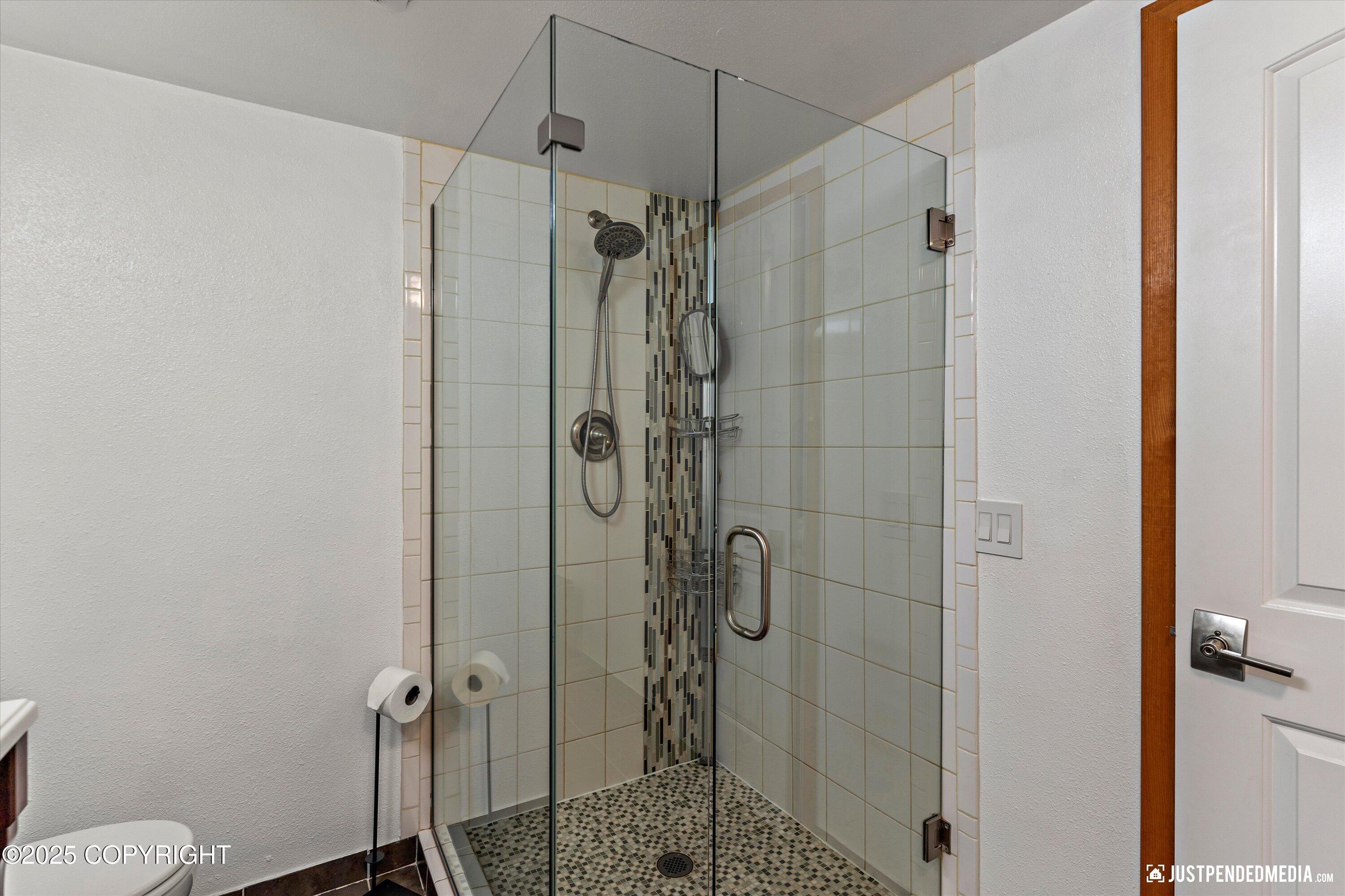 3915 SE Hiland Road, Eagle River, Alaska image 35