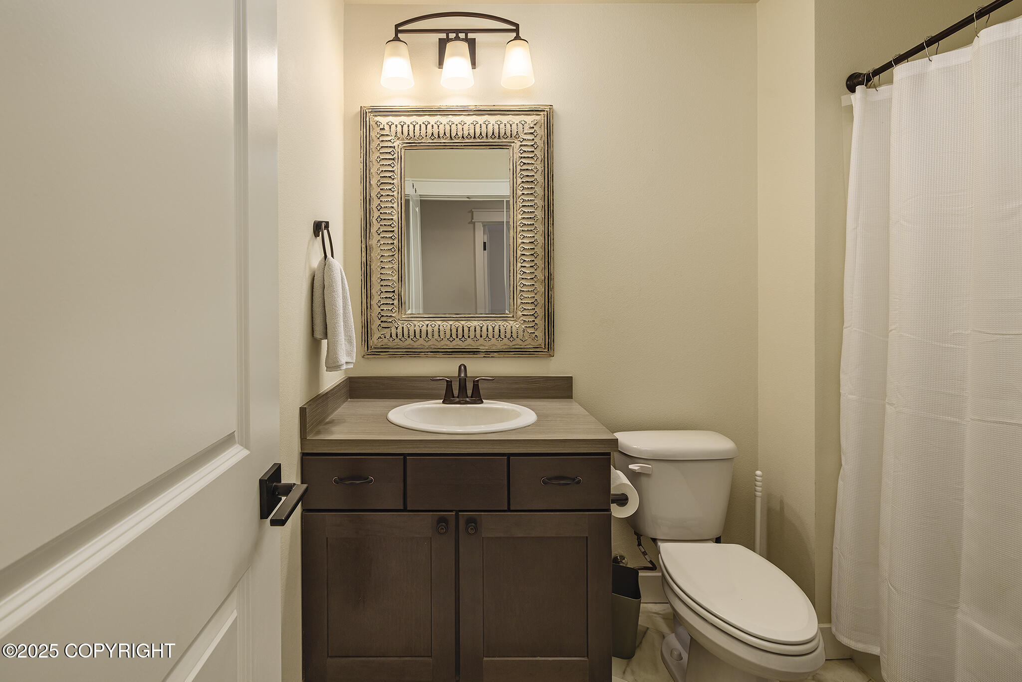 7686 Gate Creek Drive, Anchorage, Alaska image 25