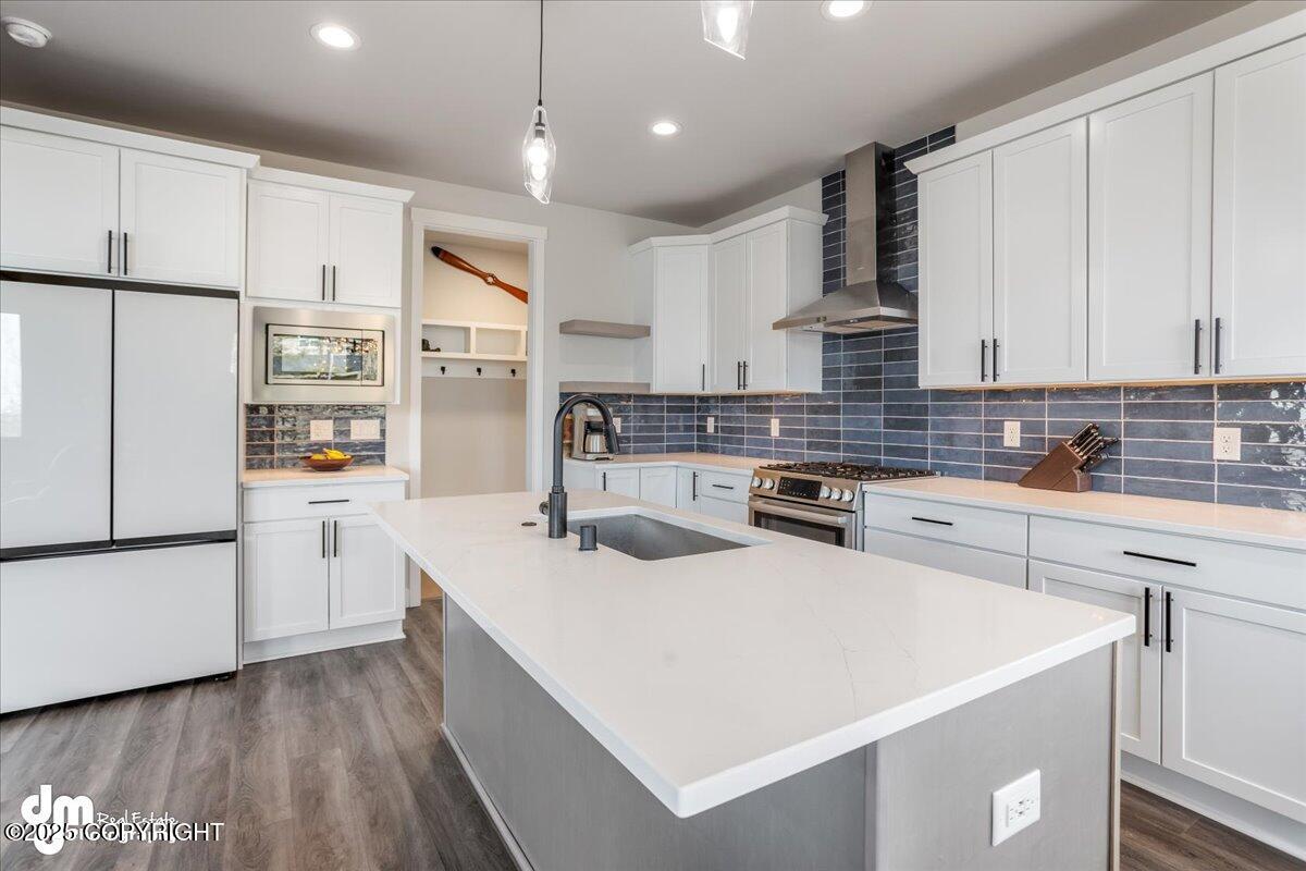8868 Skyvista Circle, Eagle River, Alaska image 14