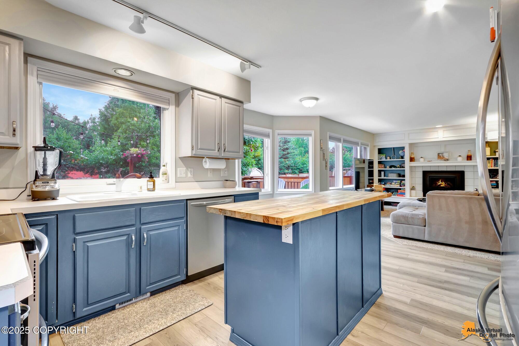 Anchorage, Alaska 99516, United States, 4 Bedrooms Bedrooms, ,3 BathroomsBathrooms,Residential,Active,169041