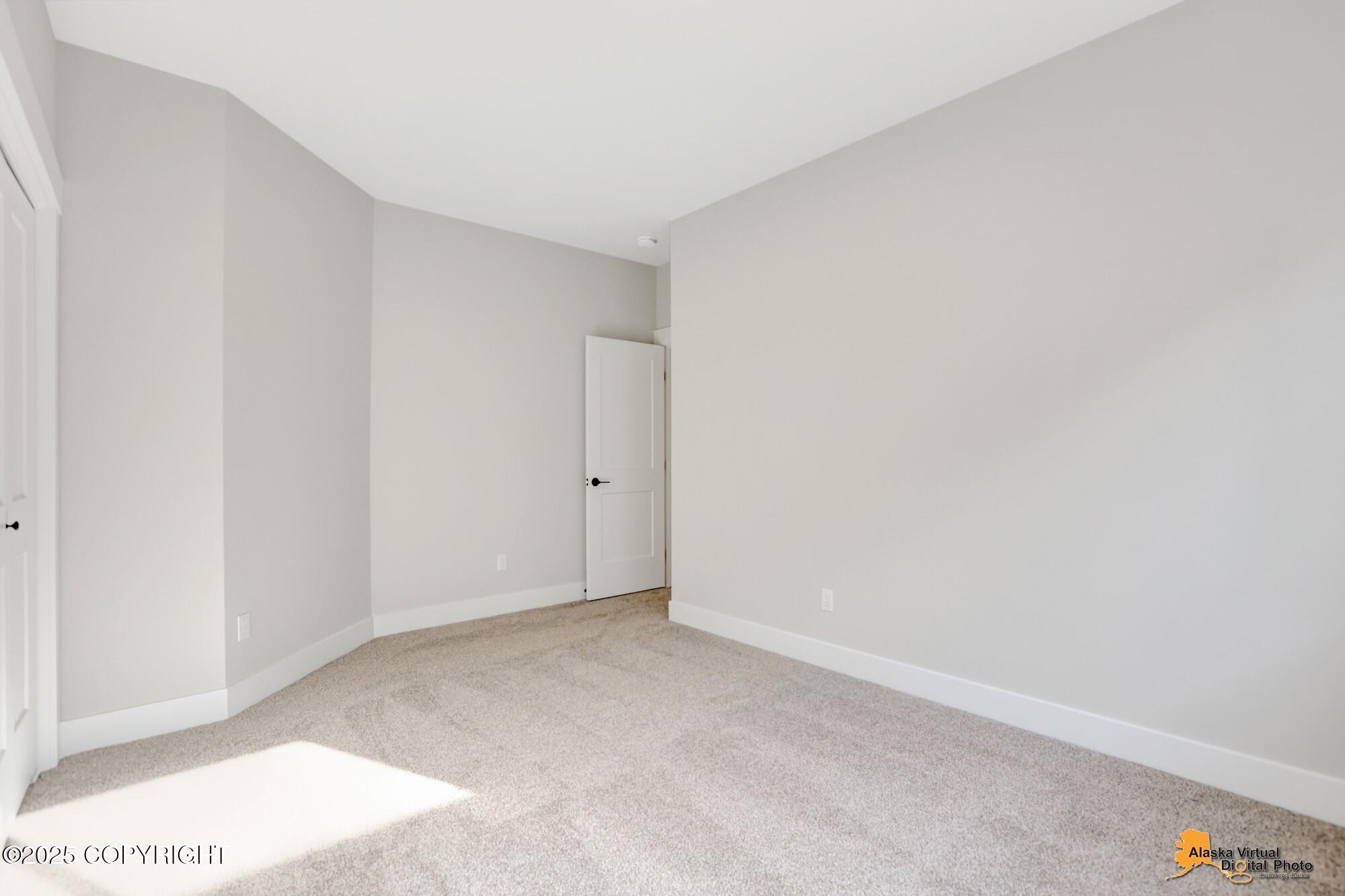 8833 Chalk Hill Loop, Anchorage, Idaho image 25