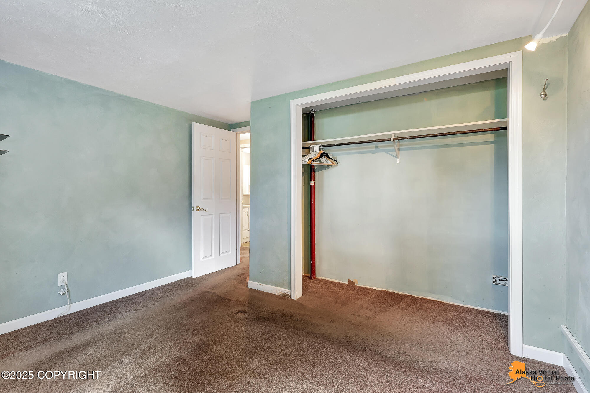 Anchorage, Alaska 99504, United States, 5 Bedrooms Bedrooms, ,3 BathroomsBathrooms,Residential,Pending,190511