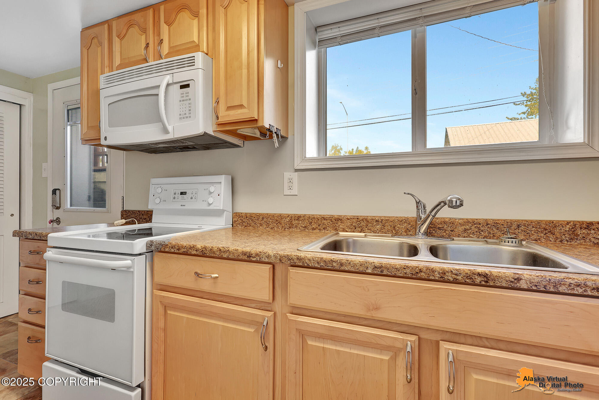 Anchorage, Alaska 99504, United States, 5 Bedrooms Bedrooms, ,3 BathroomsBathrooms,Residential,Pending,190511