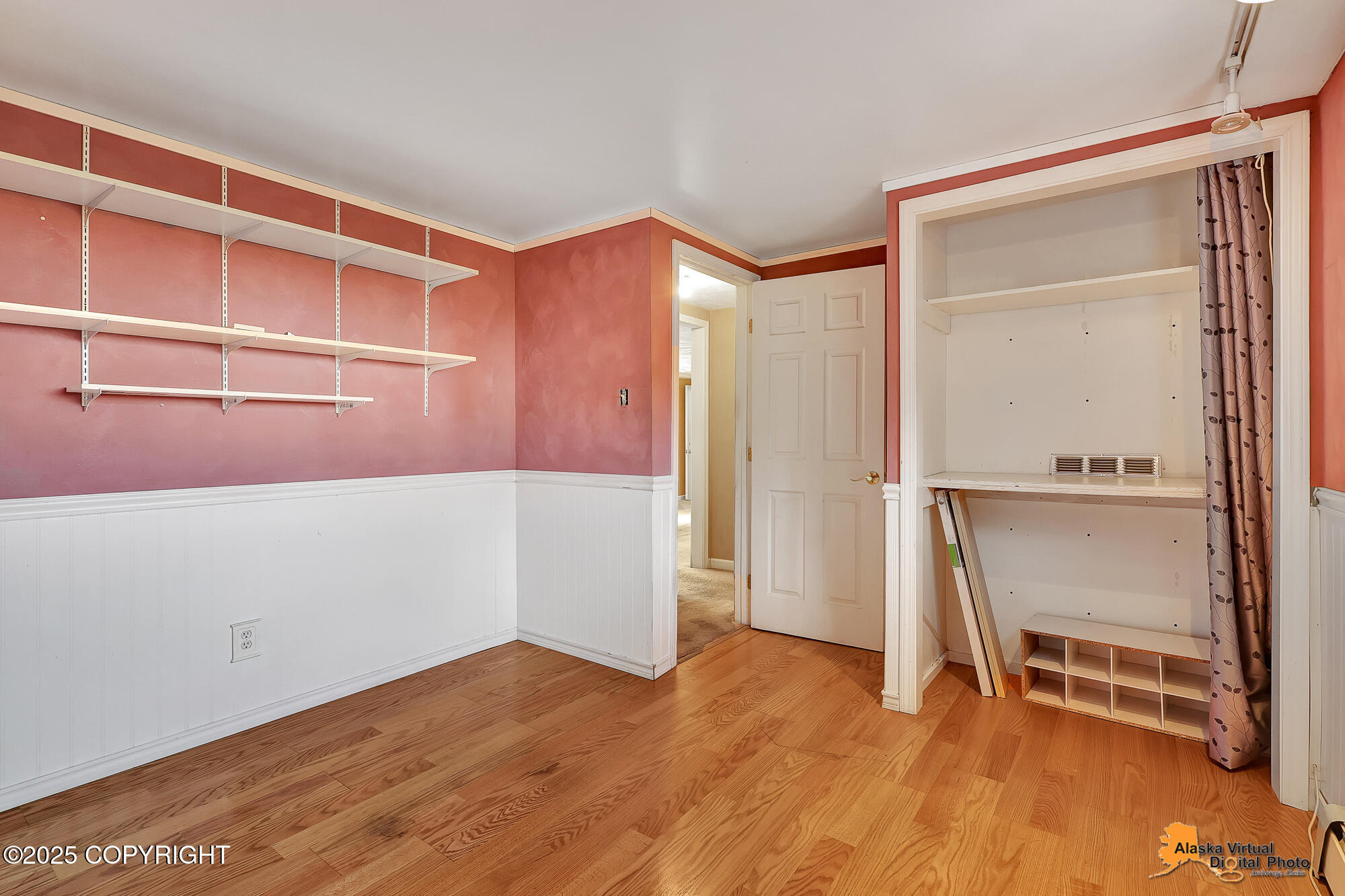 Anchorage, Alaska 99504, United States, 5 Bedrooms Bedrooms, ,3 BathroomsBathrooms,Residential,Pending,190511