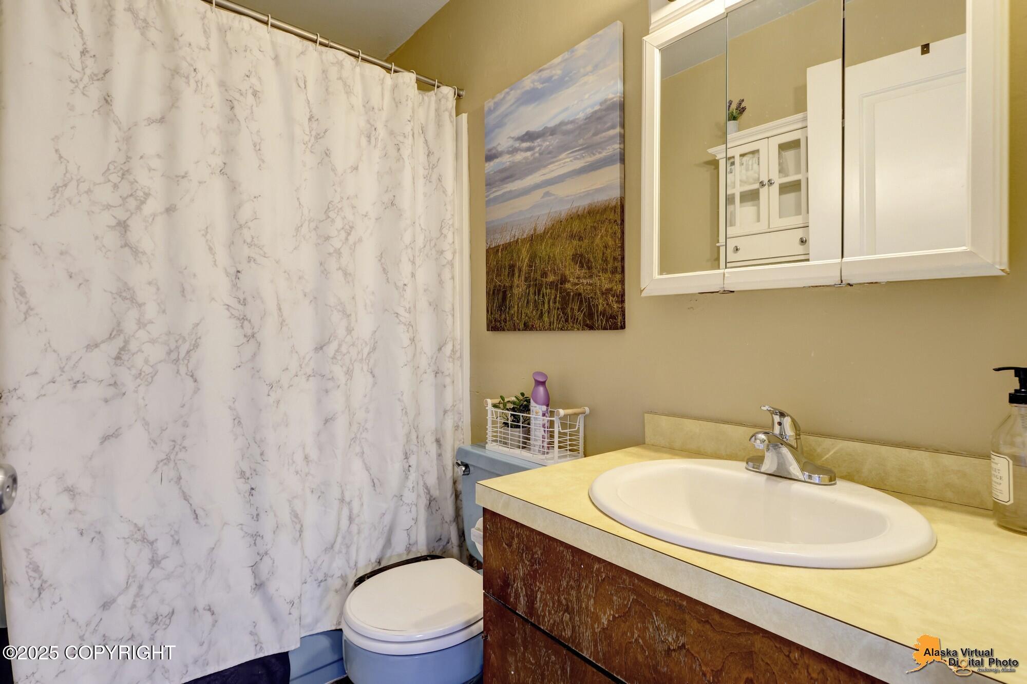 Anchorage, Alaska 99508, United States, 4 Bedrooms Bedrooms, ,2 BathroomsBathrooms,Residential,Pending,234264