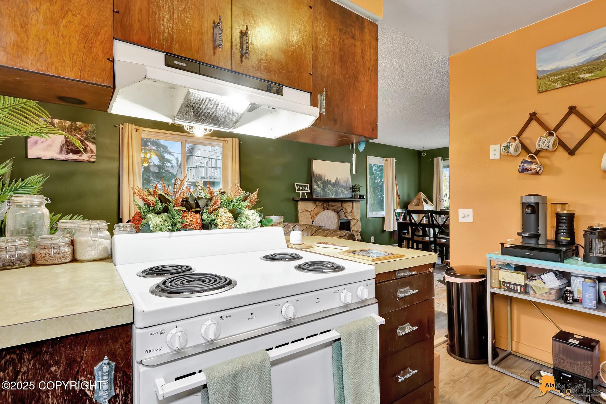 Anchorage, Alaska 99508, United States, 4 Bedrooms Bedrooms, ,2 BathroomsBathrooms,Residential,Pending,234264