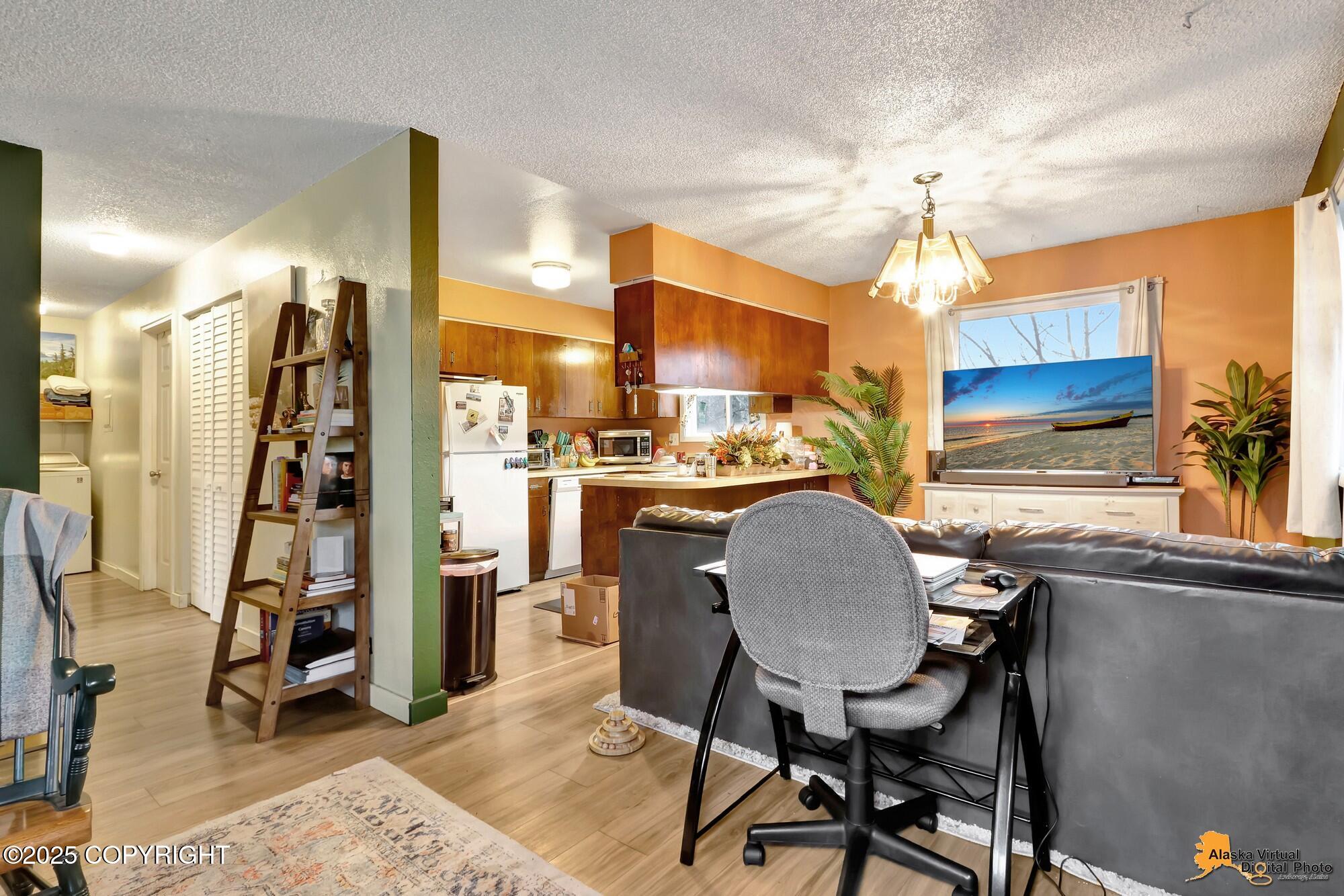 Anchorage, Alaska 99508, United States, 4 Bedrooms Bedrooms, ,2 BathroomsBathrooms,Residential,Pending,234264