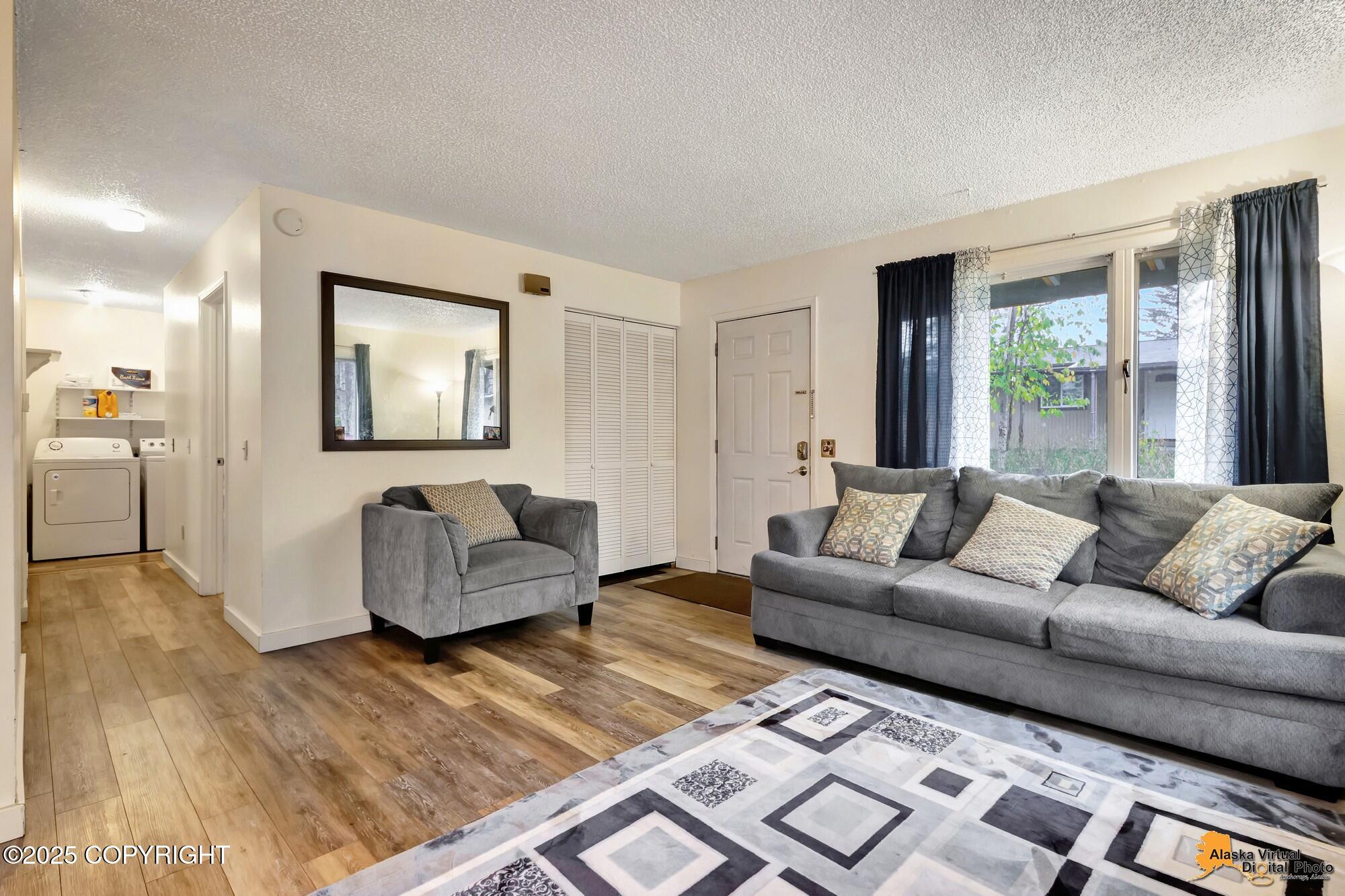 Anchorage, Alaska 99508, United States, 4 Bedrooms Bedrooms, ,2 BathroomsBathrooms,Residential,Pending,234264