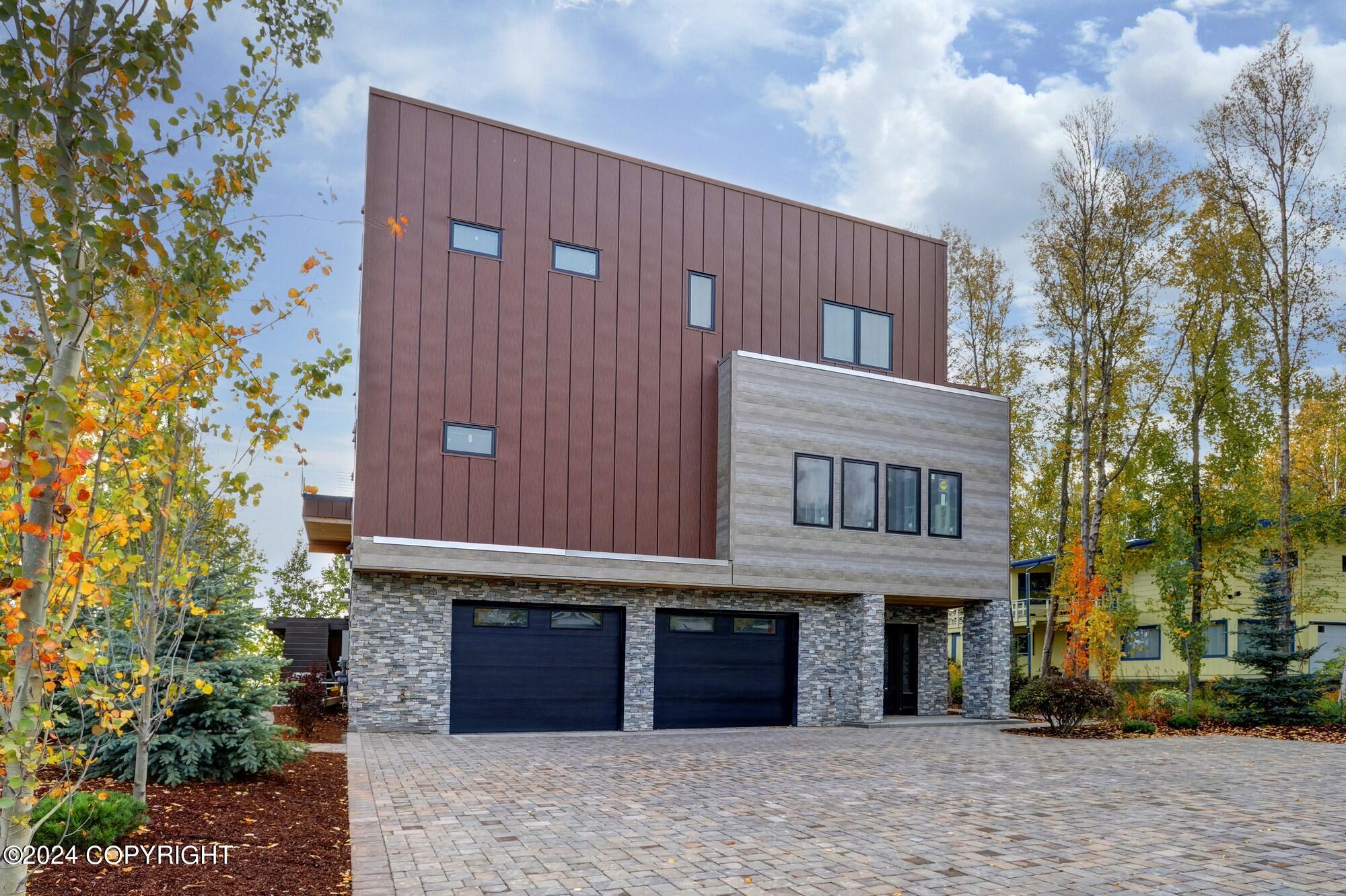 5112 Shorecrest Drive