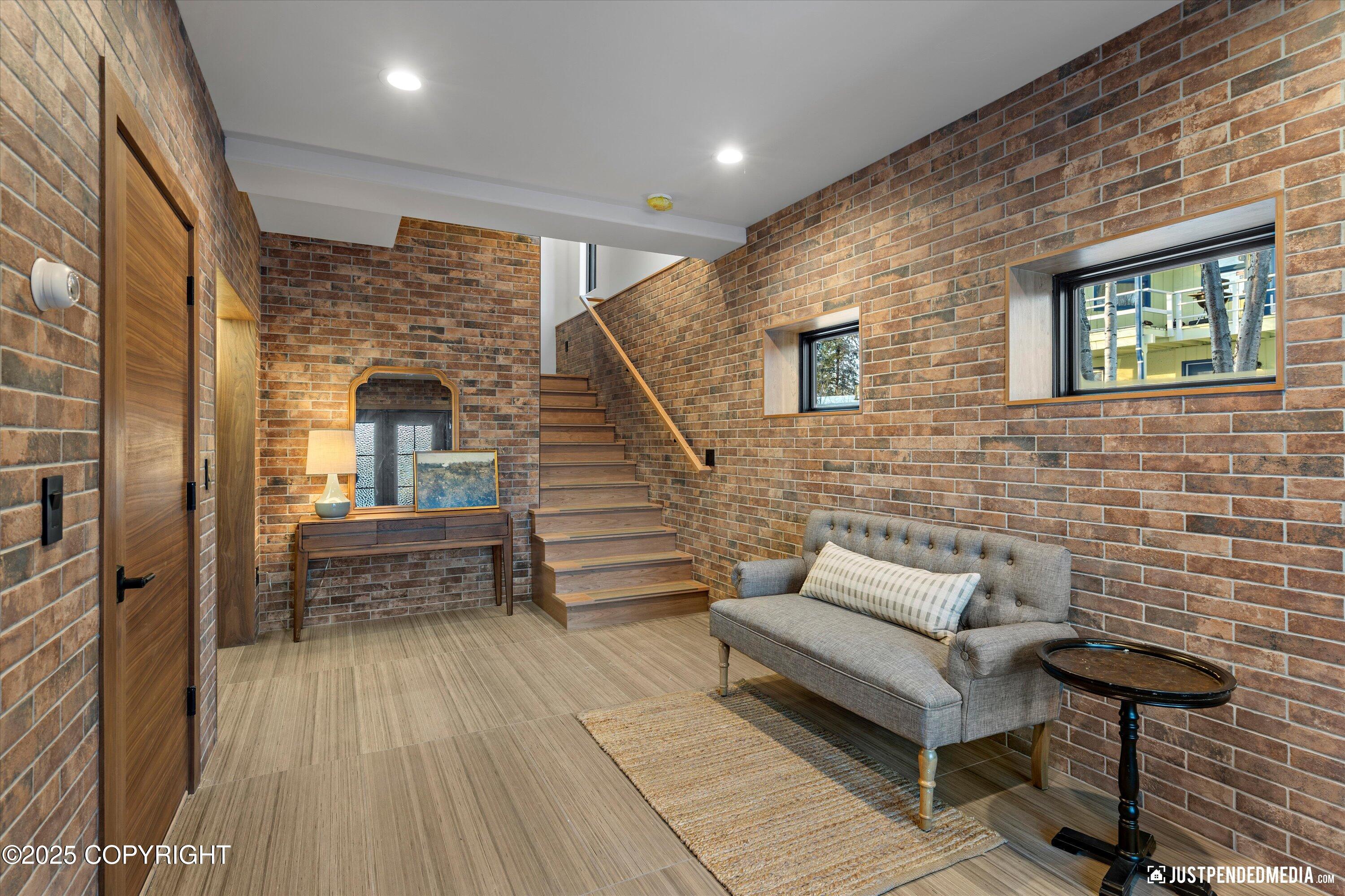 5112 Shorecrest Drive