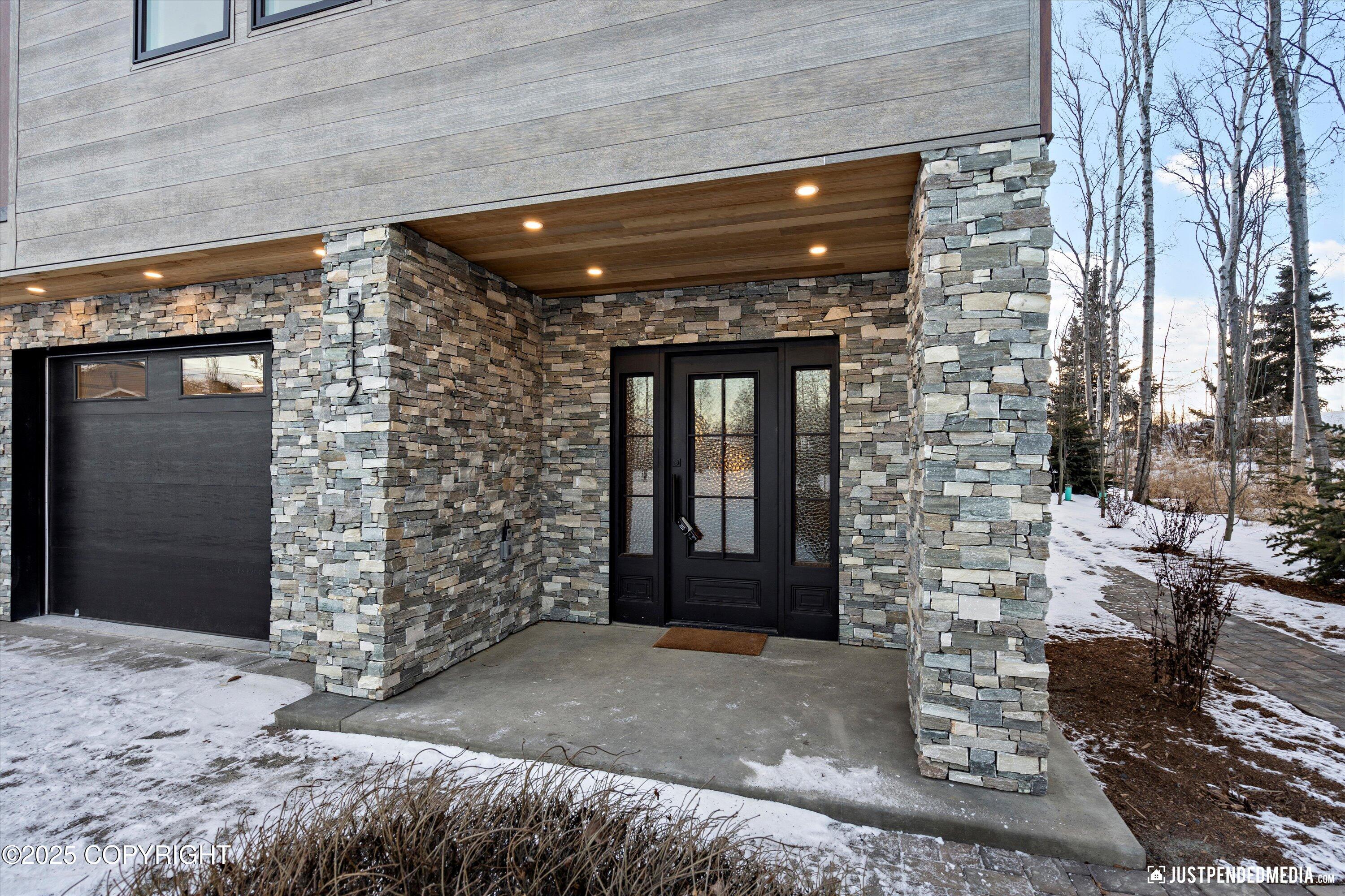 5112 Shorecrest Drive