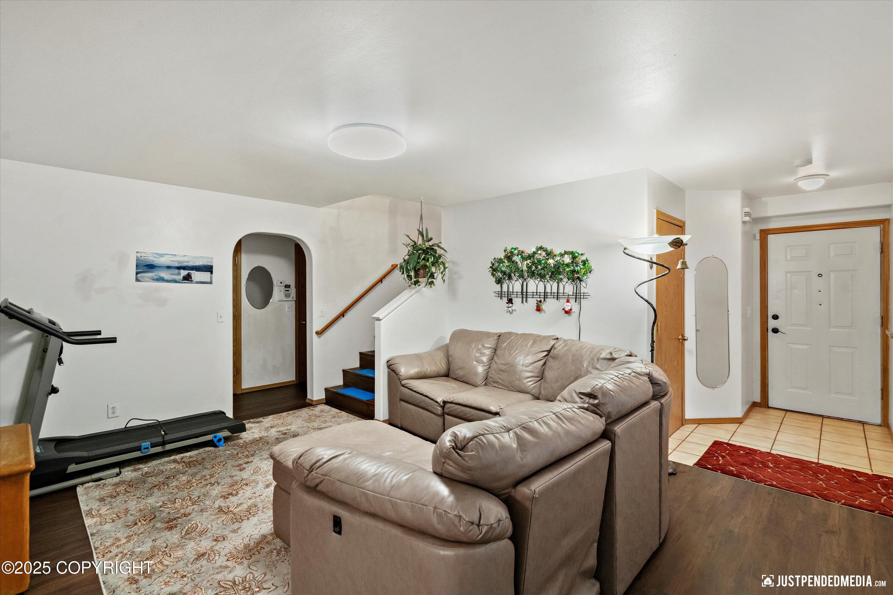 6641 Desiree Loop, Anchorage, Alaska image 4