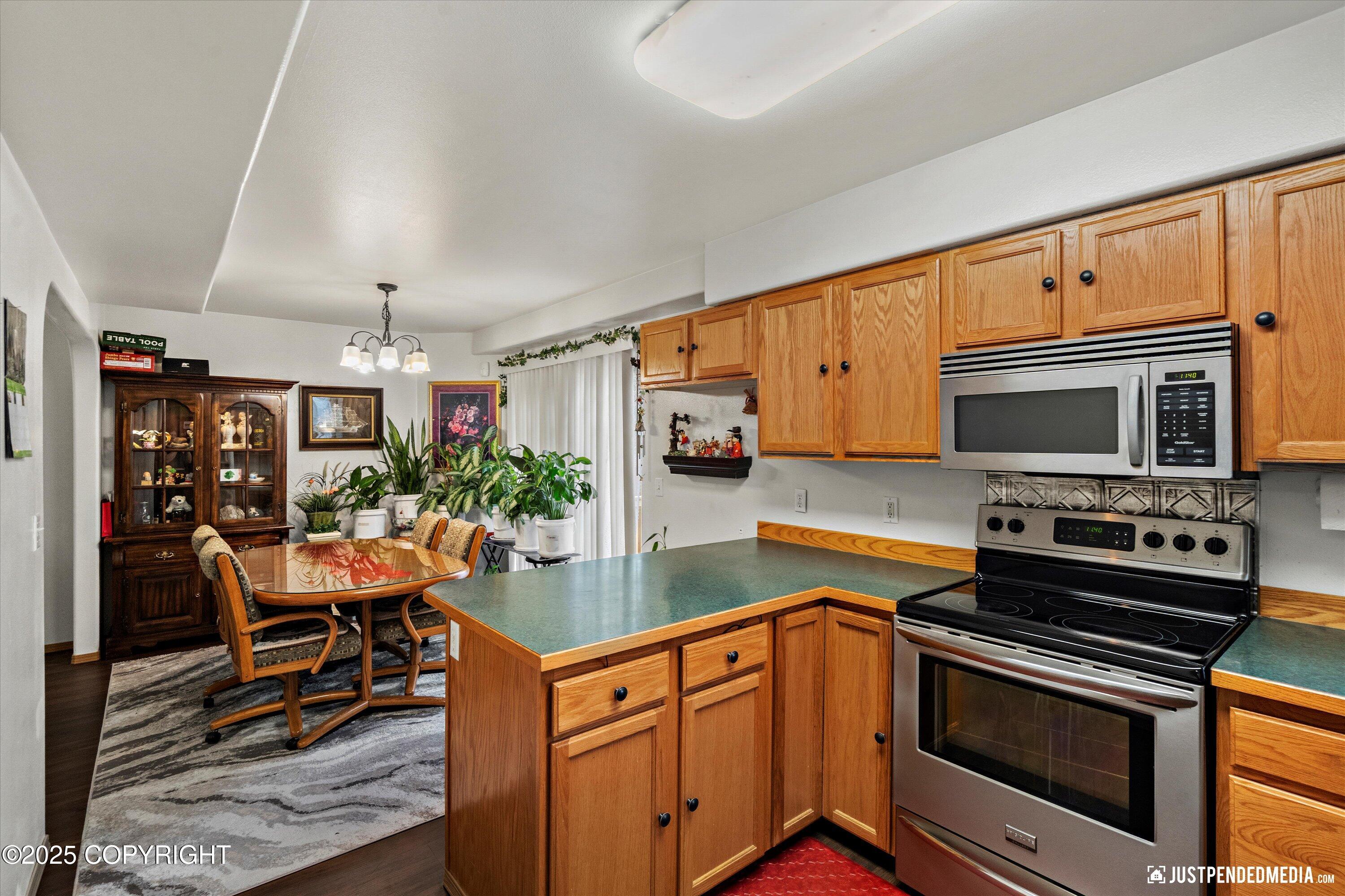 6641 Desiree Loop, Anchorage, Alaska image 5