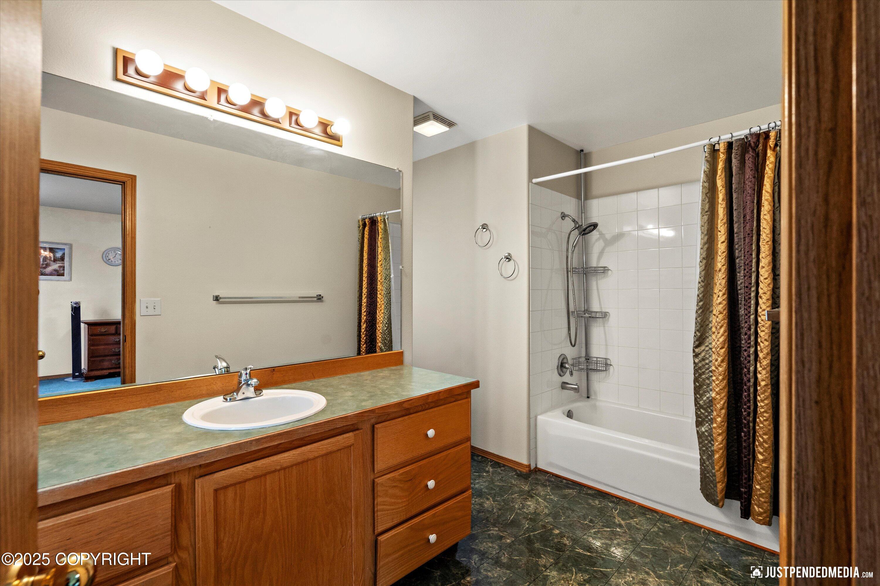6641 Desiree Loop, Anchorage, Alaska image 13