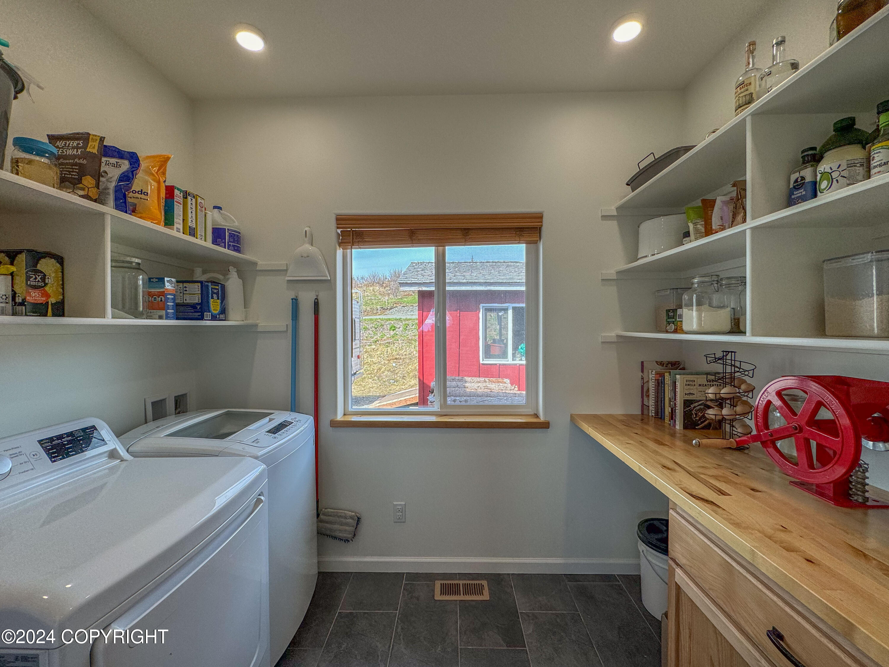 64083 N Mineral Drive, Homer, Idaho image 9