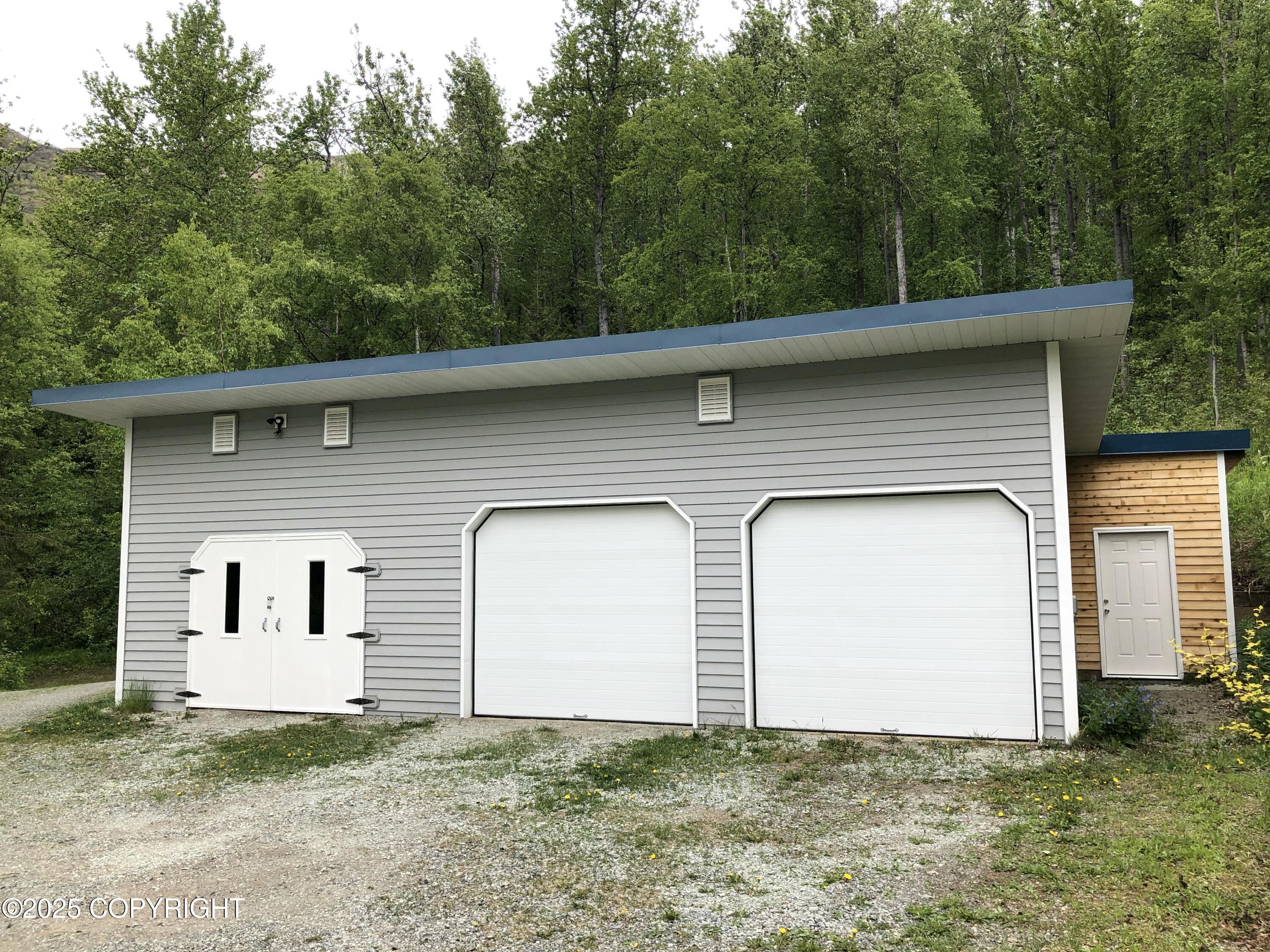 4477 Panther Drive, Eagle River, Alaska image 3