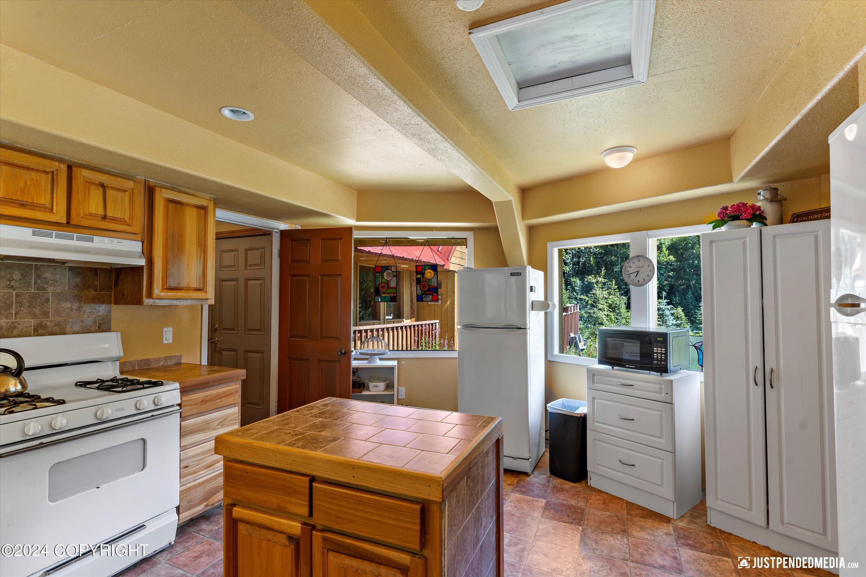60995 Resurrection Creek Road, Hope, Alaska image 20