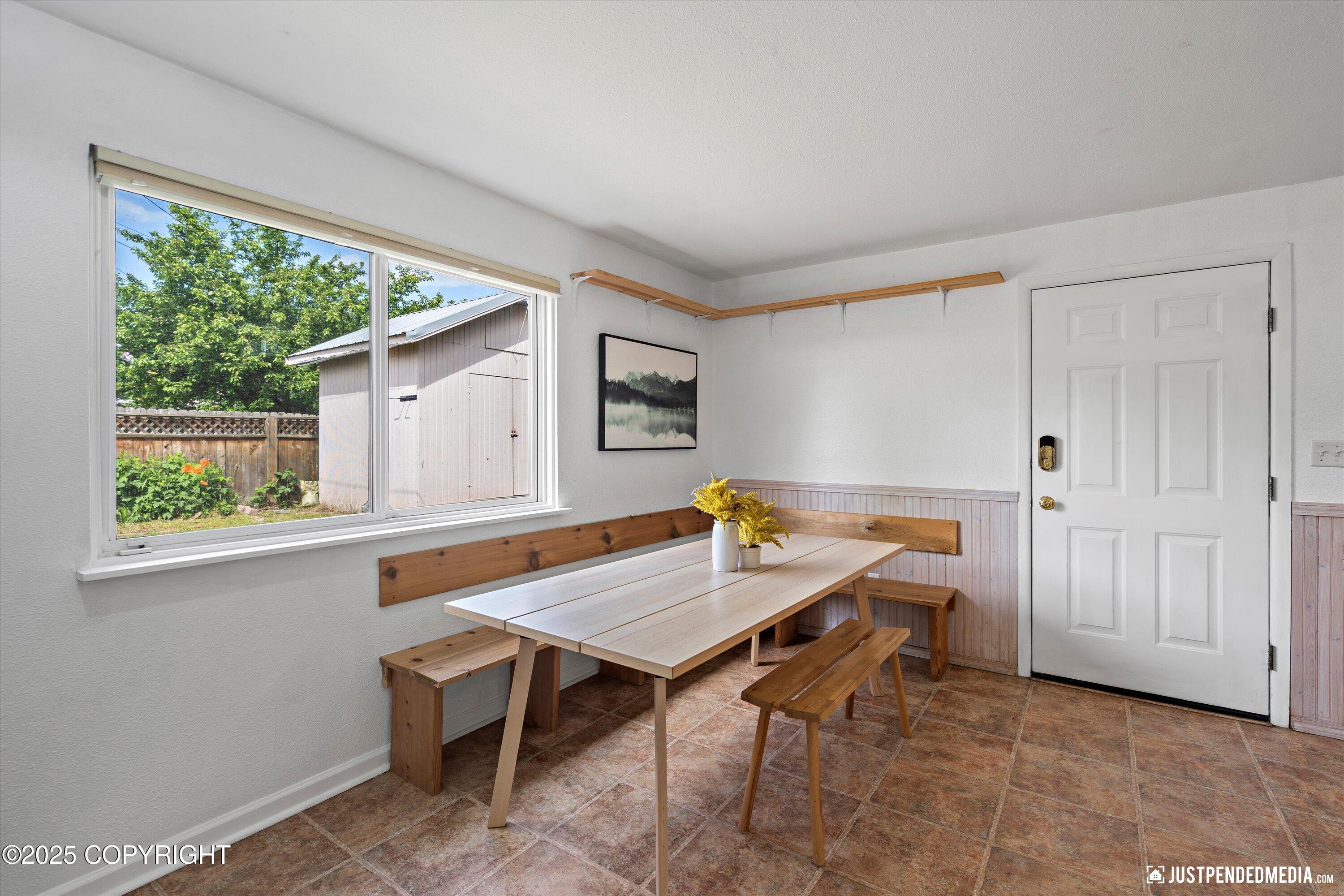 Anchorage, Alaska 99504, United States, 3 Bedrooms Bedrooms, ,1 BathroomBathrooms,Residential,Pending,160222