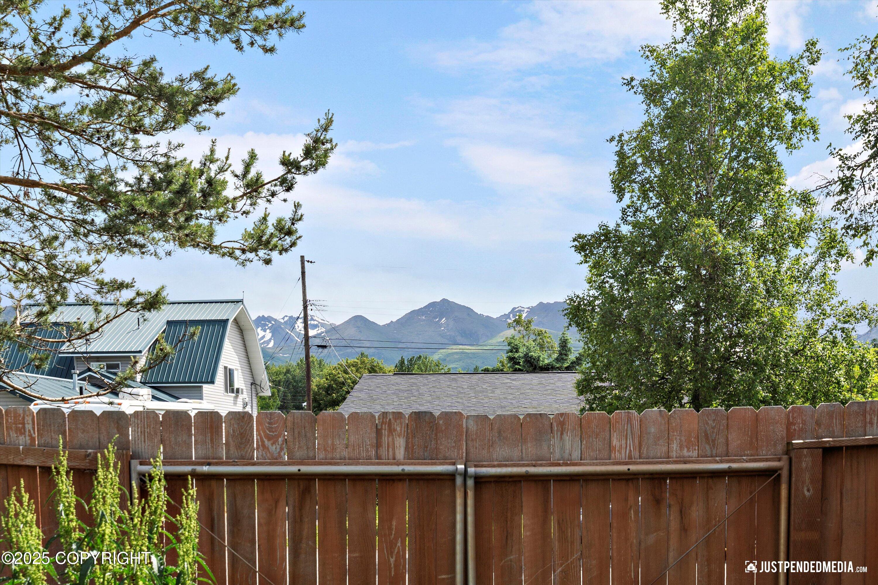 Anchorage, Alaska 99504, United States, 3 Bedrooms Bedrooms, ,1 BathroomBathrooms,Residential,Pending,160222