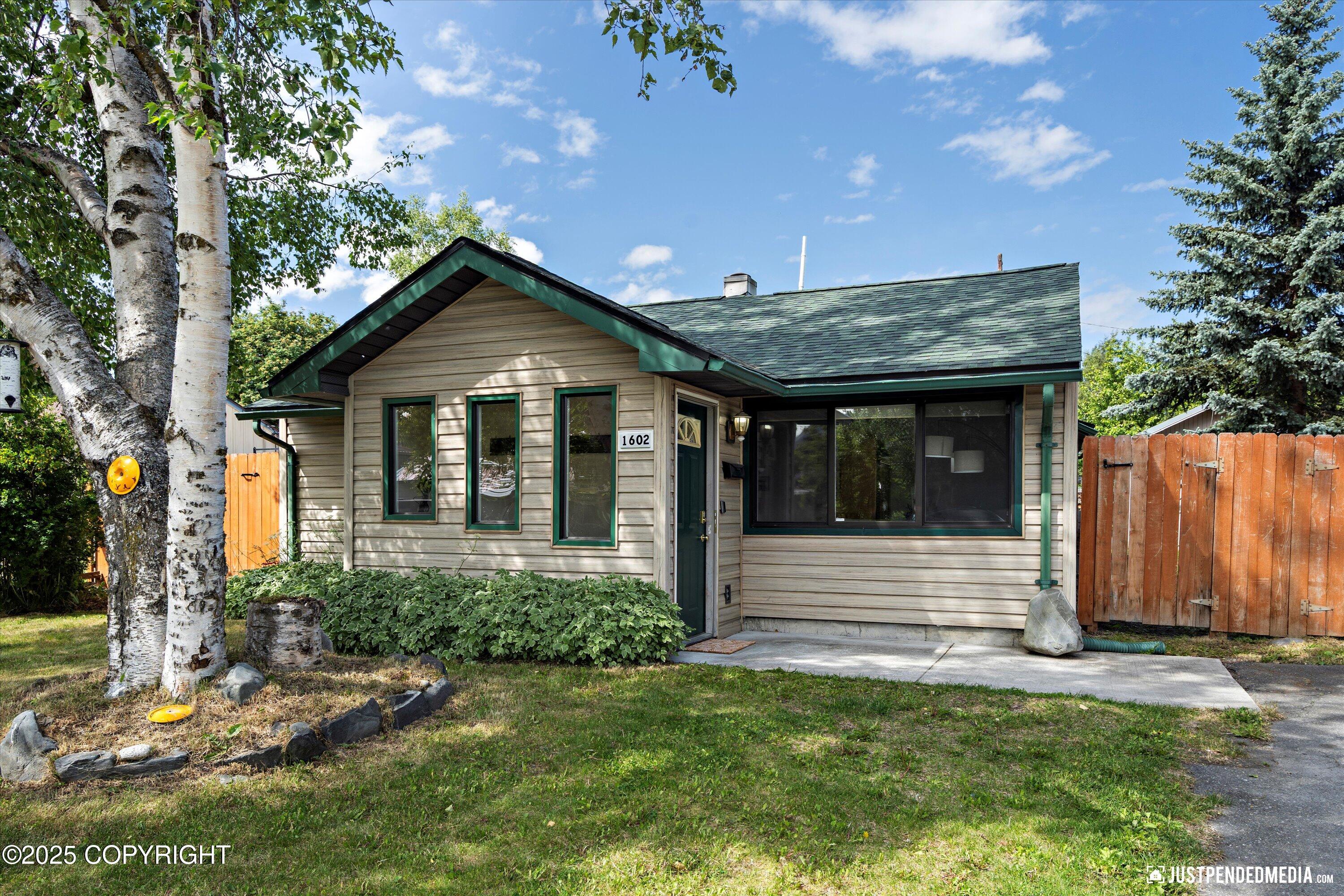 Anchorage, Alaska 99504, United States, 3 Bedrooms Bedrooms, ,1 BathroomBathrooms,Residential,Pending,160222