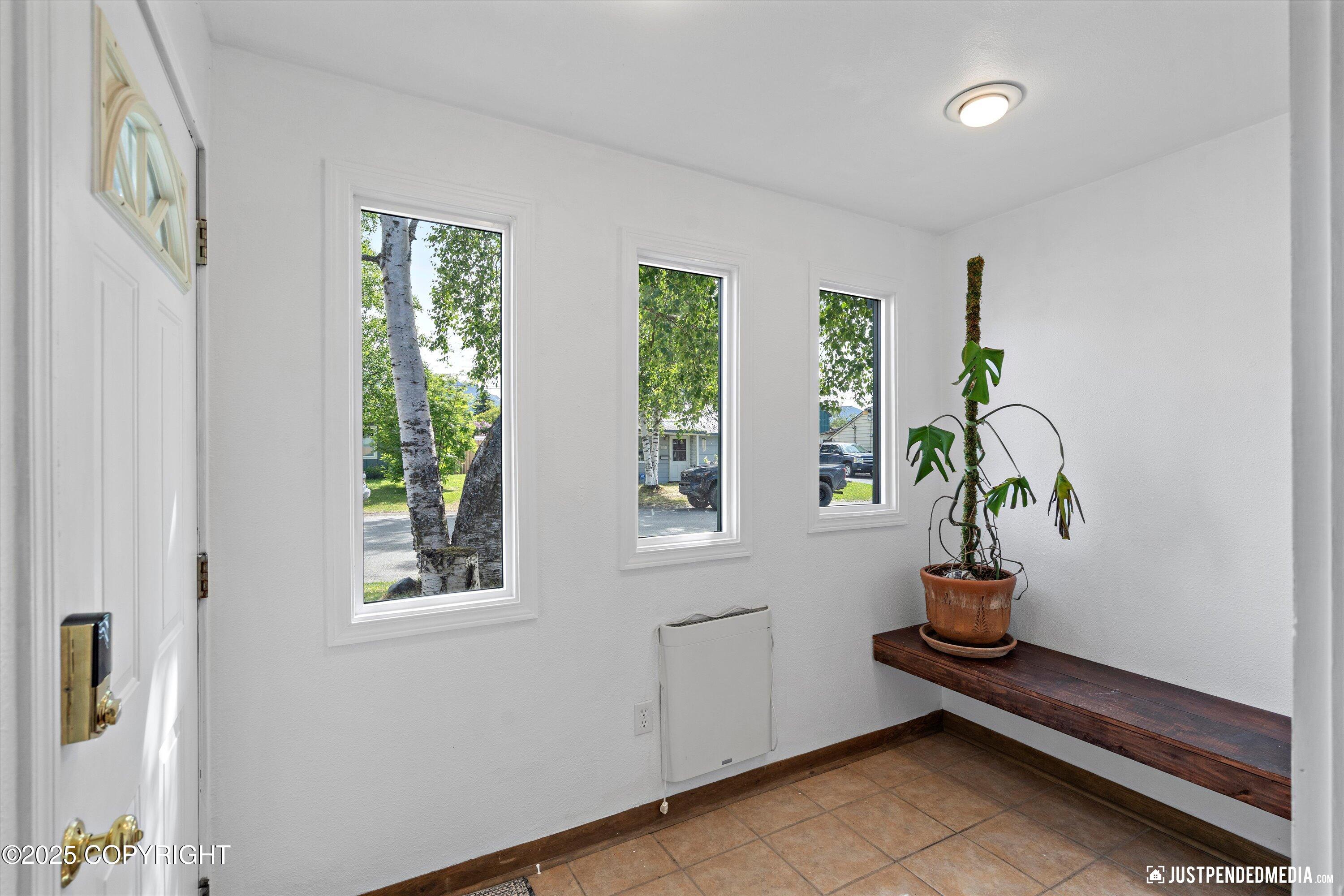 Anchorage, Alaska 99504, United States, 3 Bedrooms Bedrooms, ,1 BathroomBathrooms,Residential,Pending,160222