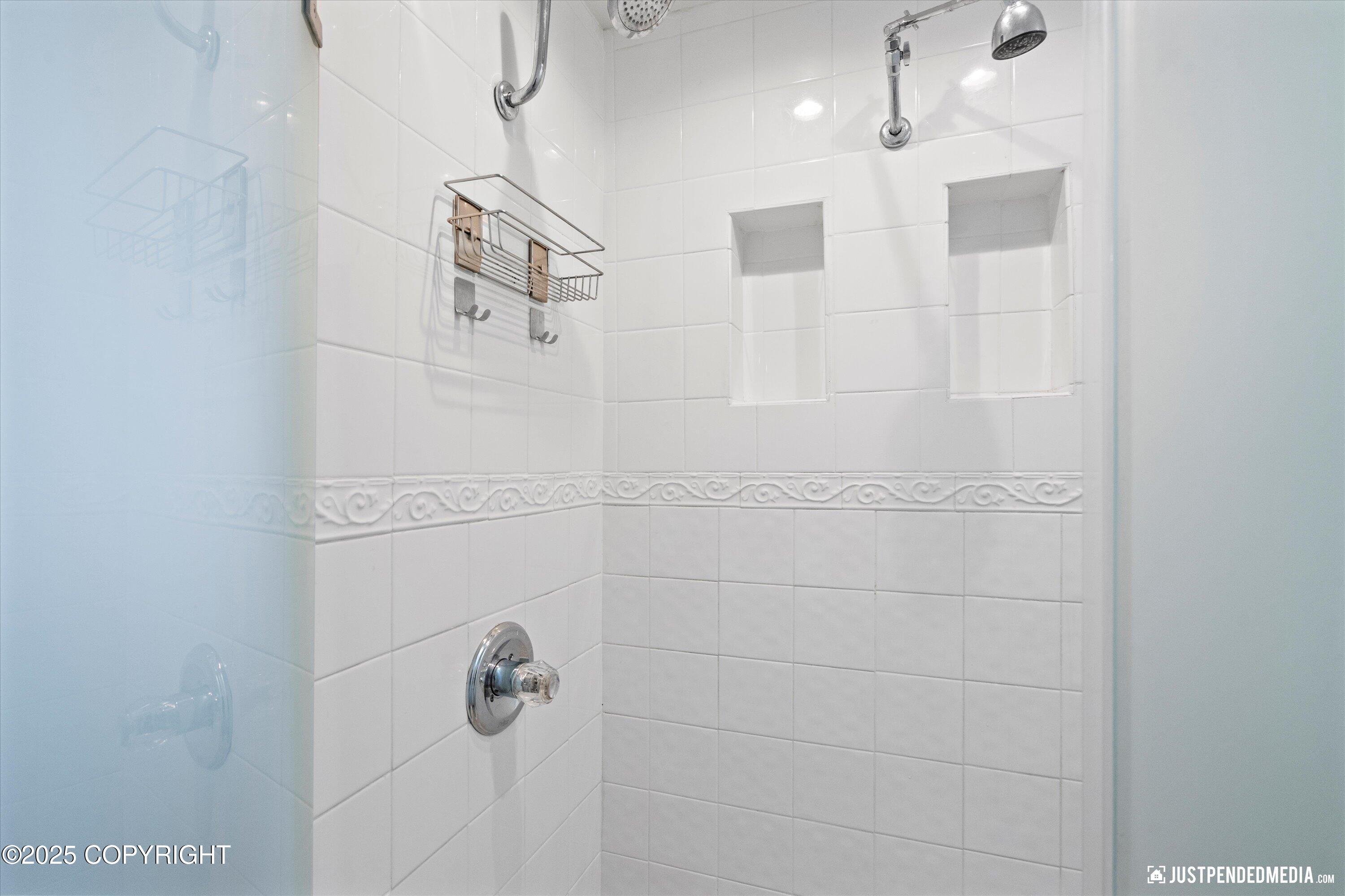 Anchorage, Alaska 99504, United States, 3 Bedrooms Bedrooms, ,1 BathroomBathrooms,Residential,Pending,160222