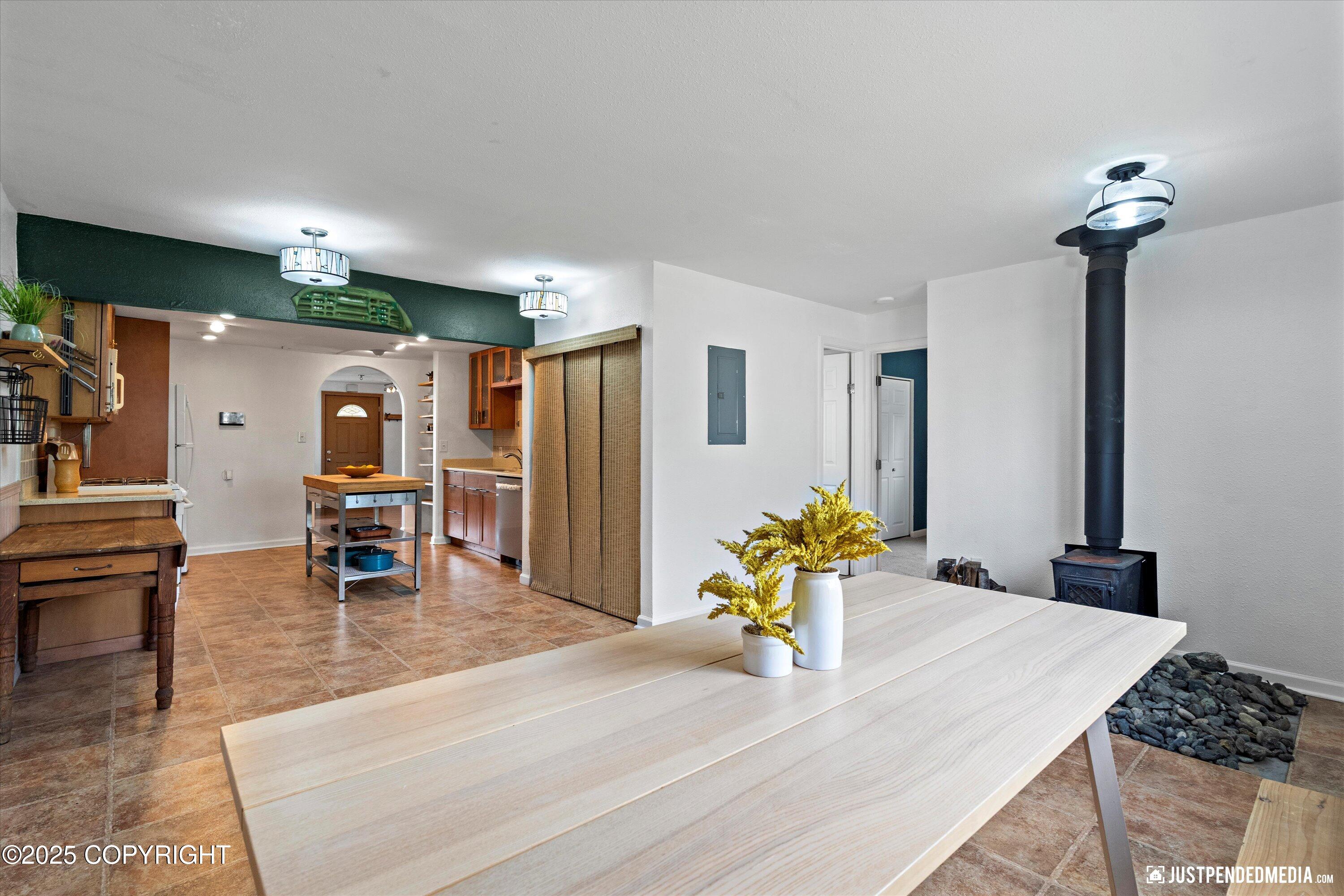 Anchorage, Alaska 99504, United States, 3 Bedrooms Bedrooms, ,1 BathroomBathrooms,Residential,Pending,160222