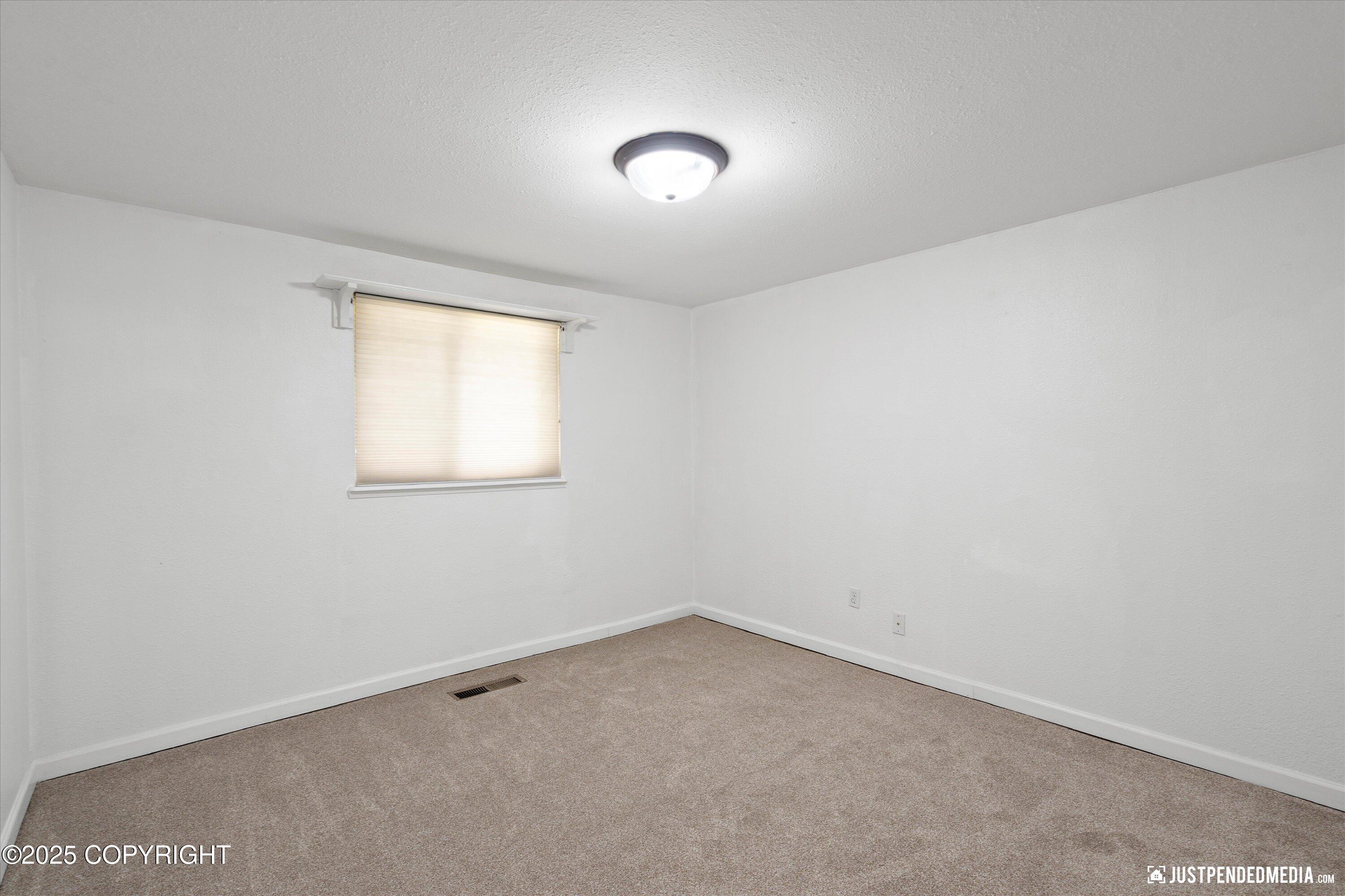 Anchorage, Alaska 99504, United States, 3 Bedrooms Bedrooms, ,1 BathroomBathrooms,Residential,Pending,160222