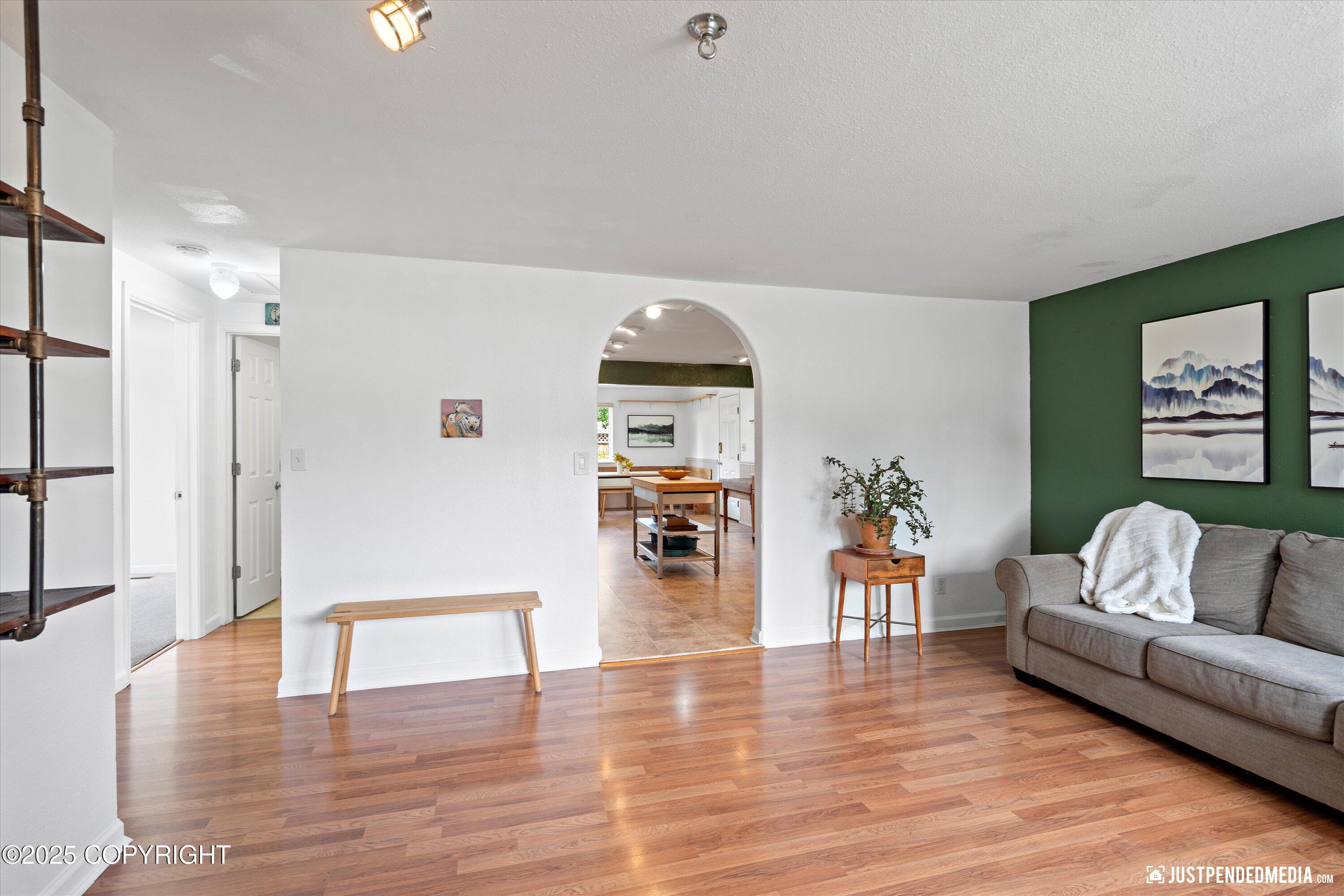 Anchorage, Alaska 99504, United States, 3 Bedrooms Bedrooms, ,1 BathroomBathrooms,Residential,Pending,160222