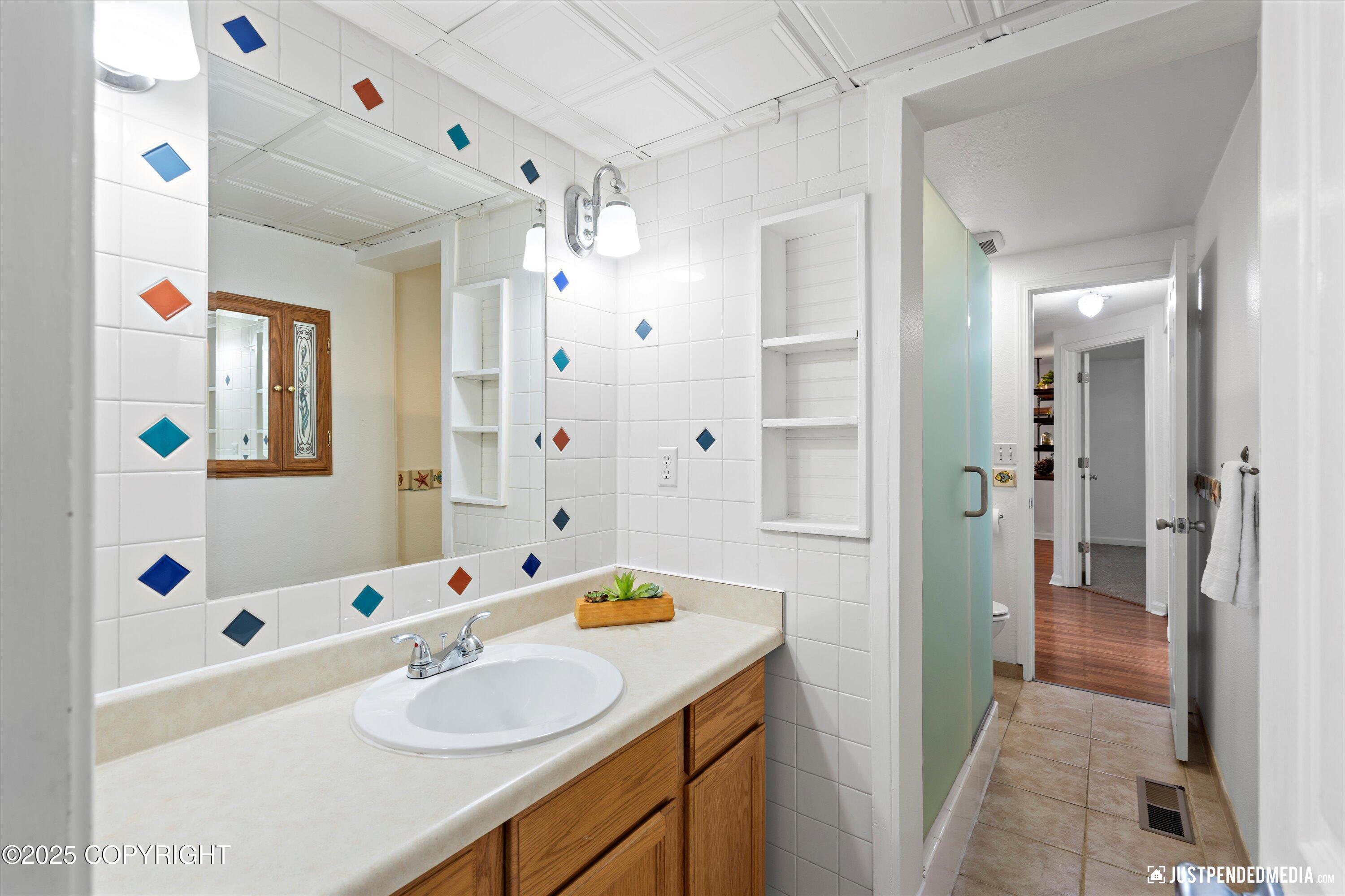 Anchorage, Alaska 99504, United States, 3 Bedrooms Bedrooms, ,1 BathroomBathrooms,Residential,Pending,160222