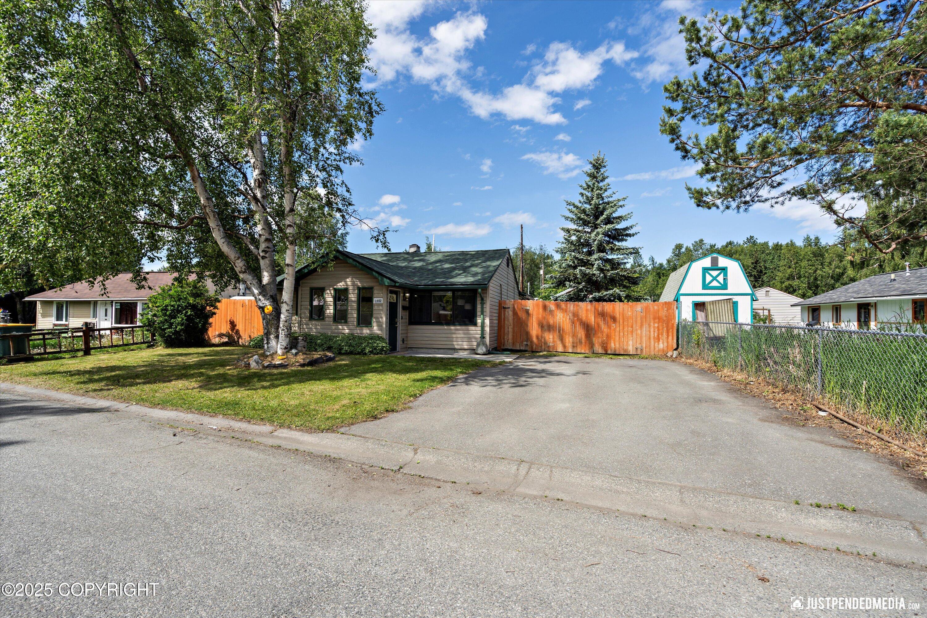 Anchorage, Alaska 99504, United States, 3 Bedrooms Bedrooms, ,1 BathroomBathrooms,Residential,Pending,160222