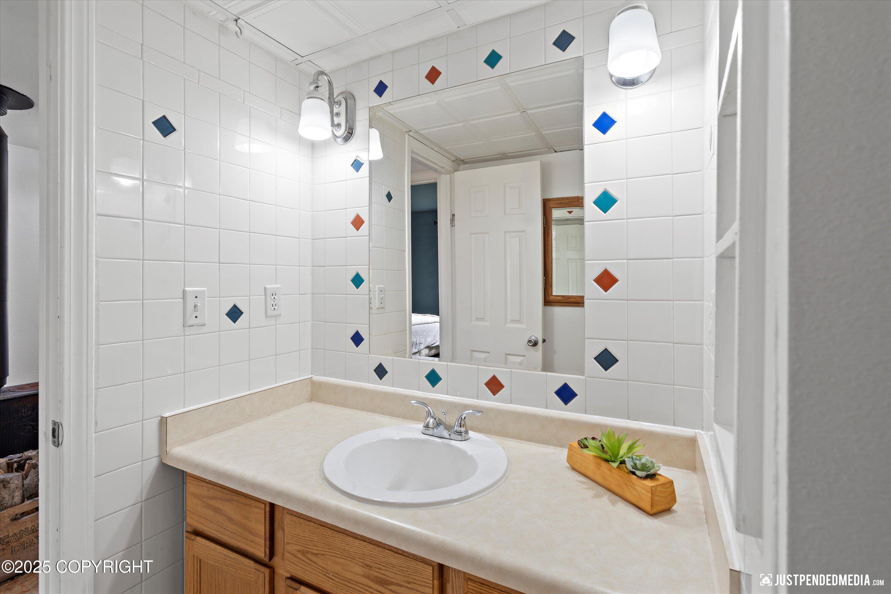 Anchorage, Alaska 99504, United States, 3 Bedrooms Bedrooms, ,1 BathroomBathrooms,Residential,Pending,160222