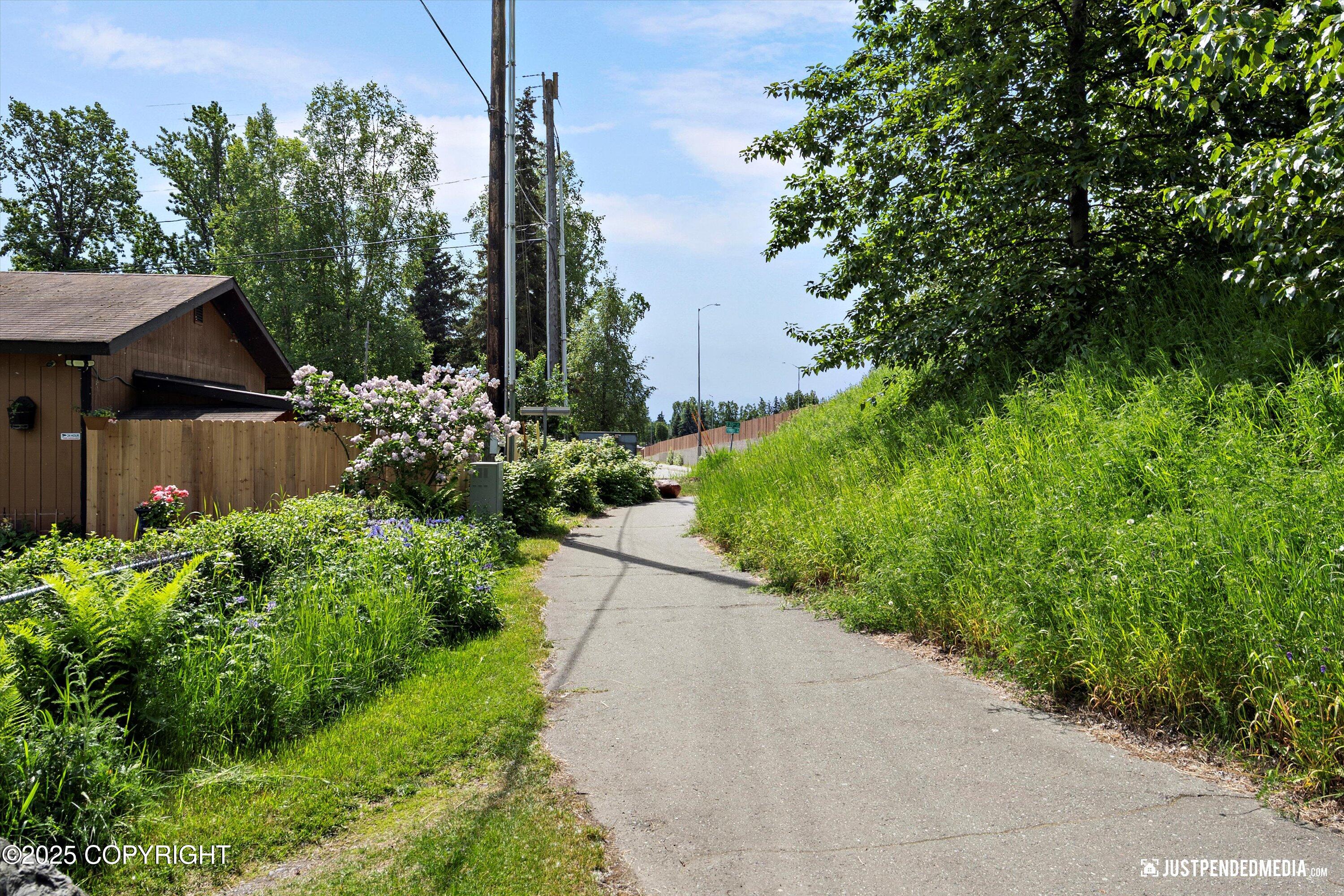 Anchorage, Alaska 99504, United States, 3 Bedrooms Bedrooms, ,1 BathroomBathrooms,Residential,Pending,160222