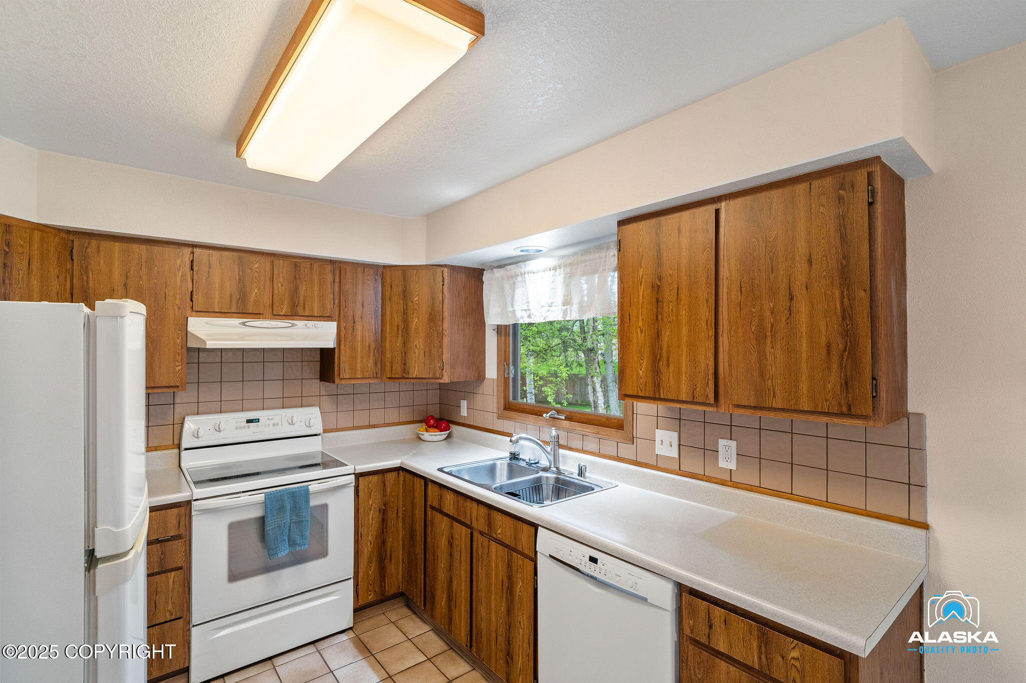18113 Misty Falls Circle, Eagle River, Alaska image 9