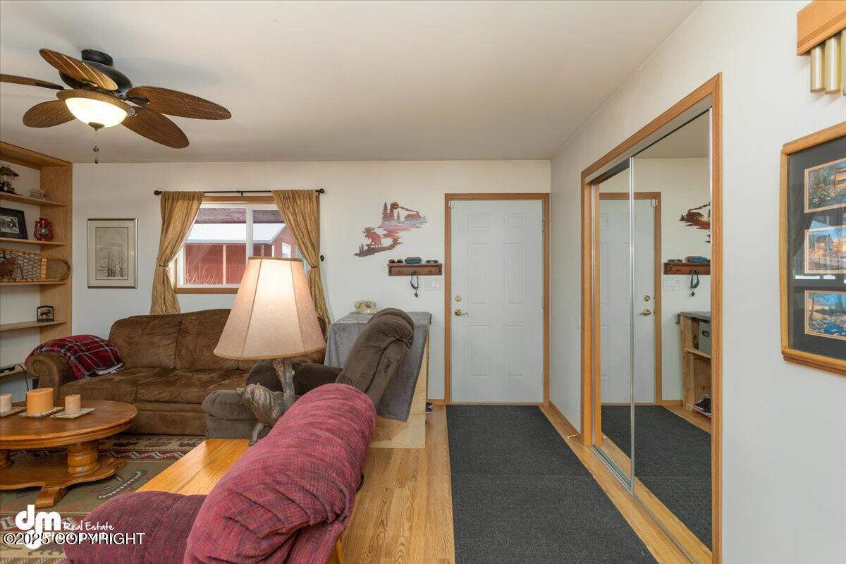 39728 S Leroy Davies Road, Talkeetna, Alaska image 4