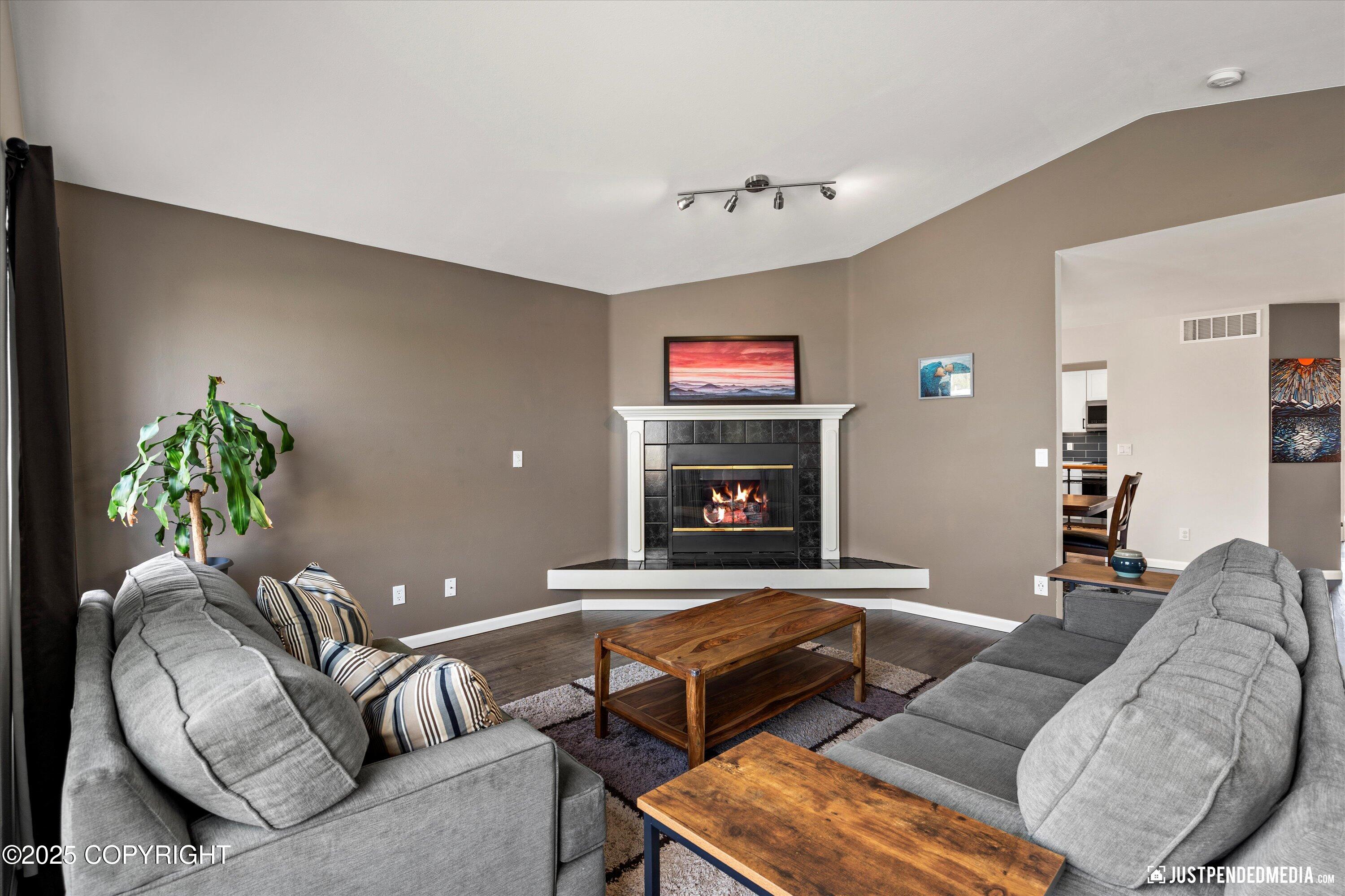 12142 Rolling Meadow Circle, Anchorage, Alaska image 12