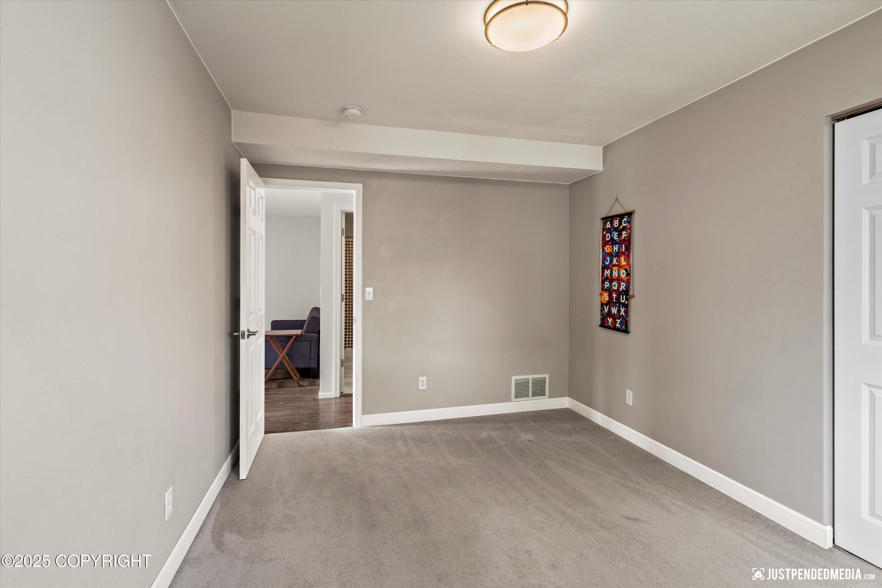 12142 Rolling Meadow Circle, Anchorage, Alaska image 32