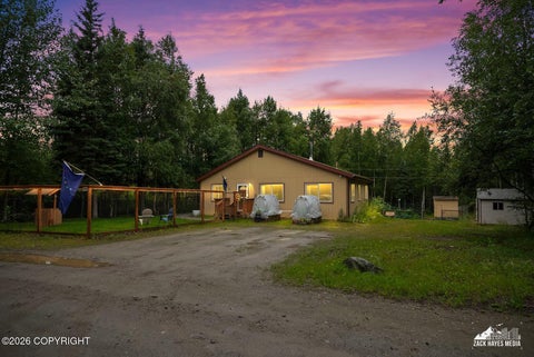 Photo of 6951 W Captain Hook Drive, Wasilla, AK 99654 (MLS # 26-11434)