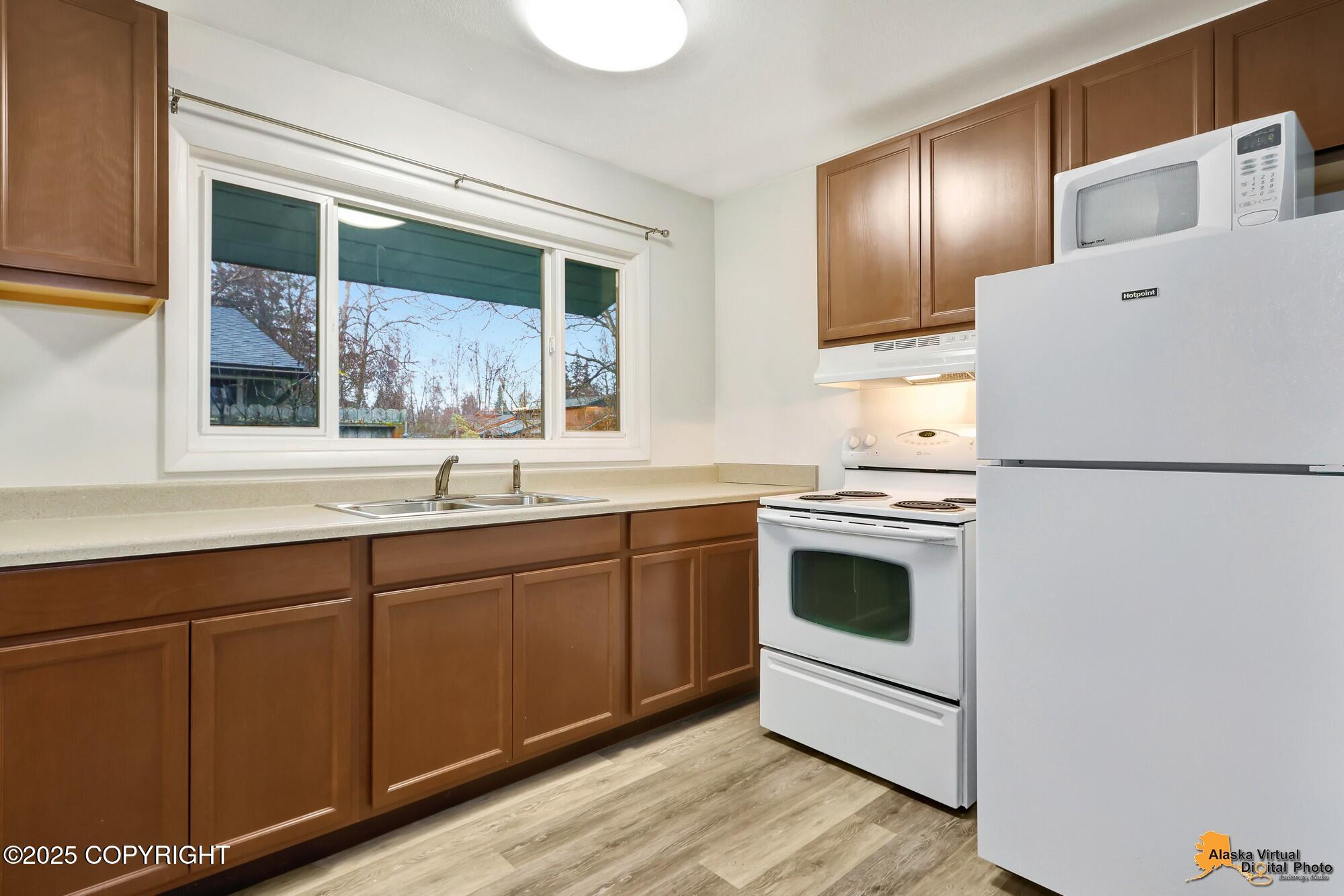 Anchorage, Alaska 99517, United States, 4 Bedrooms Bedrooms, ,2 BathroomsBathrooms,Residential,Active,234272