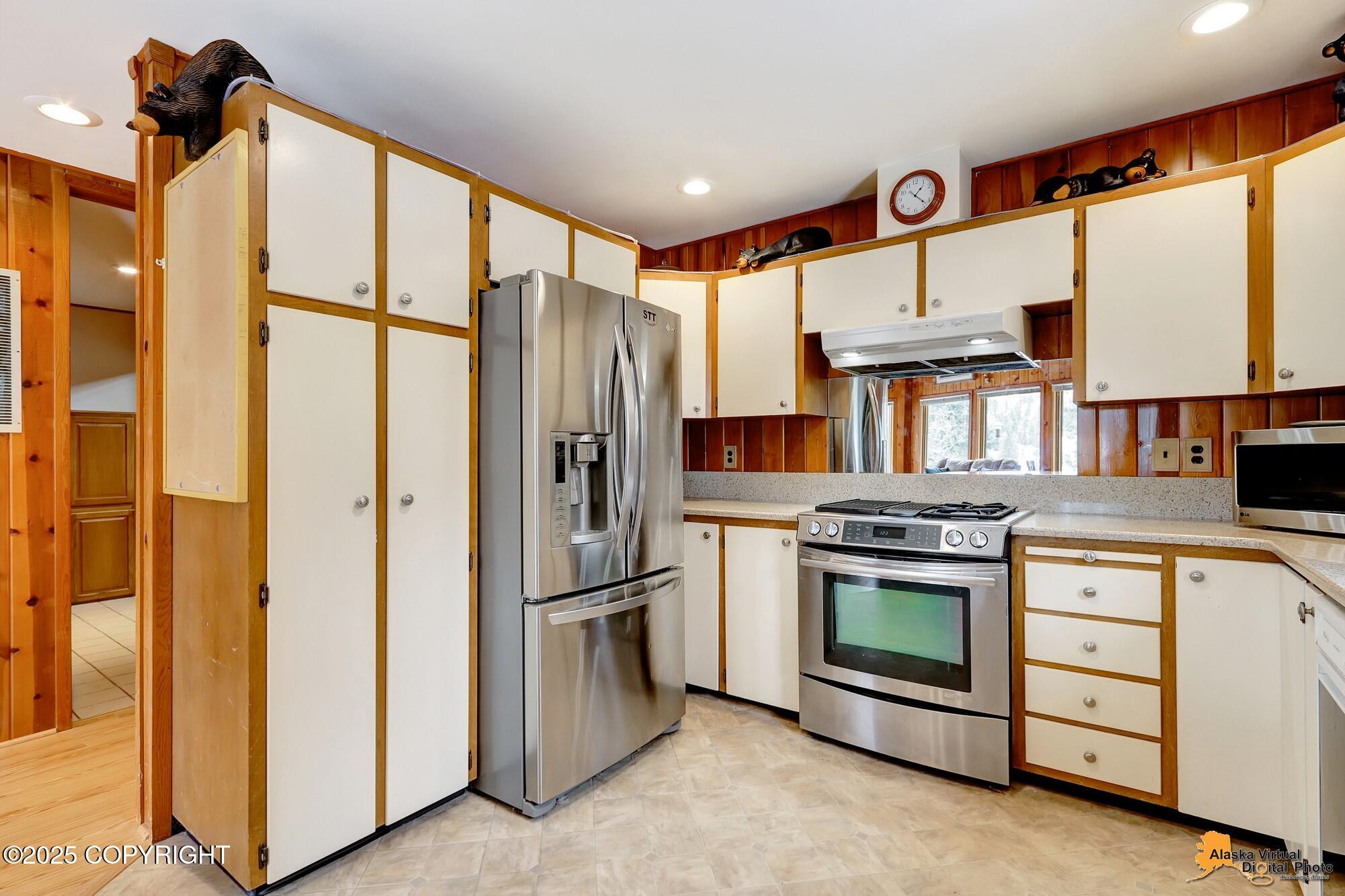 4453 Birdsong Drive, Eagle River, Alaska image 6