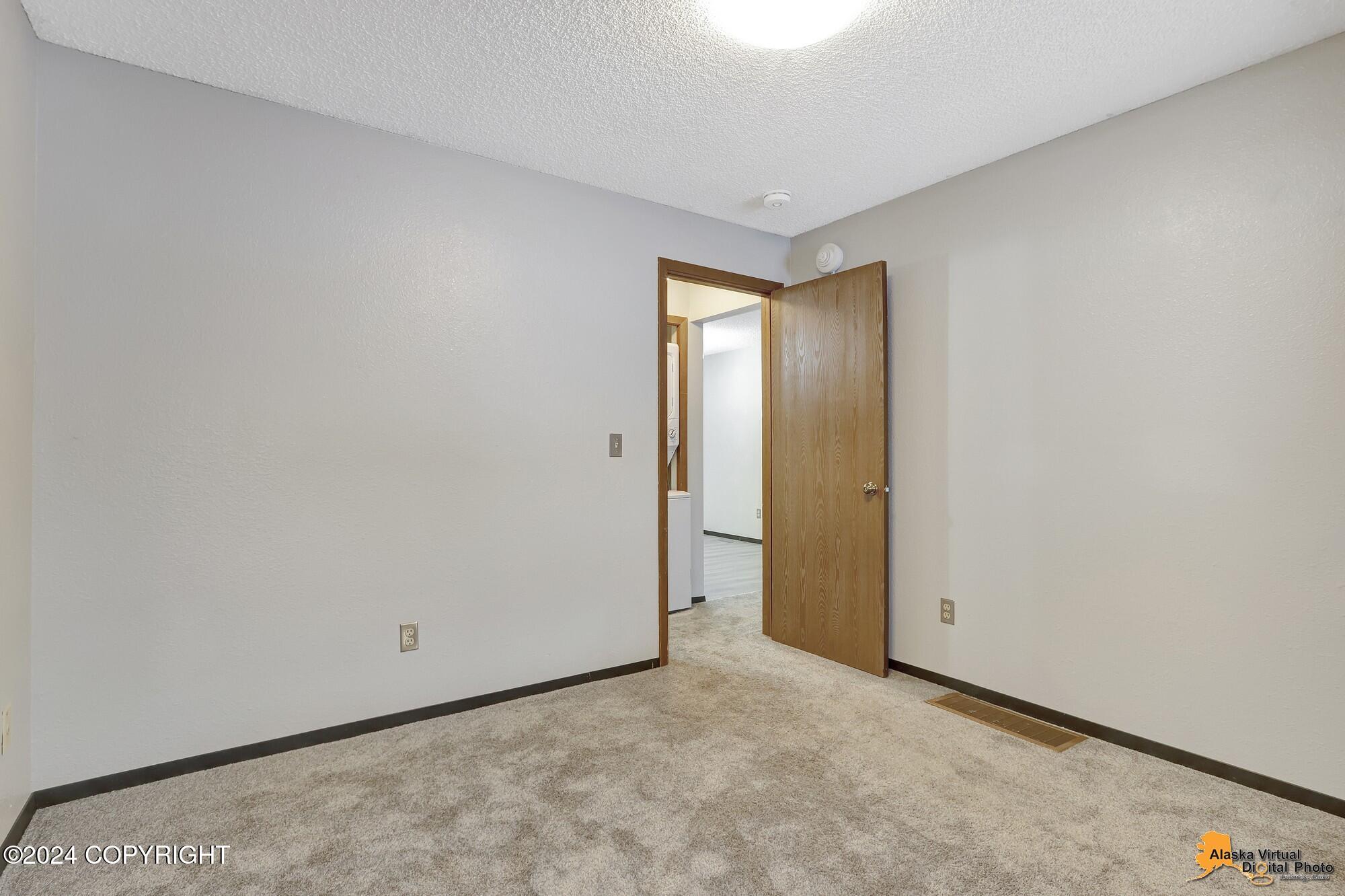 Anchorage, Alaska 99515, United States, 1 Bedroom Bedrooms, ,1 BathroomBathrooms,Residential,Pending,24782