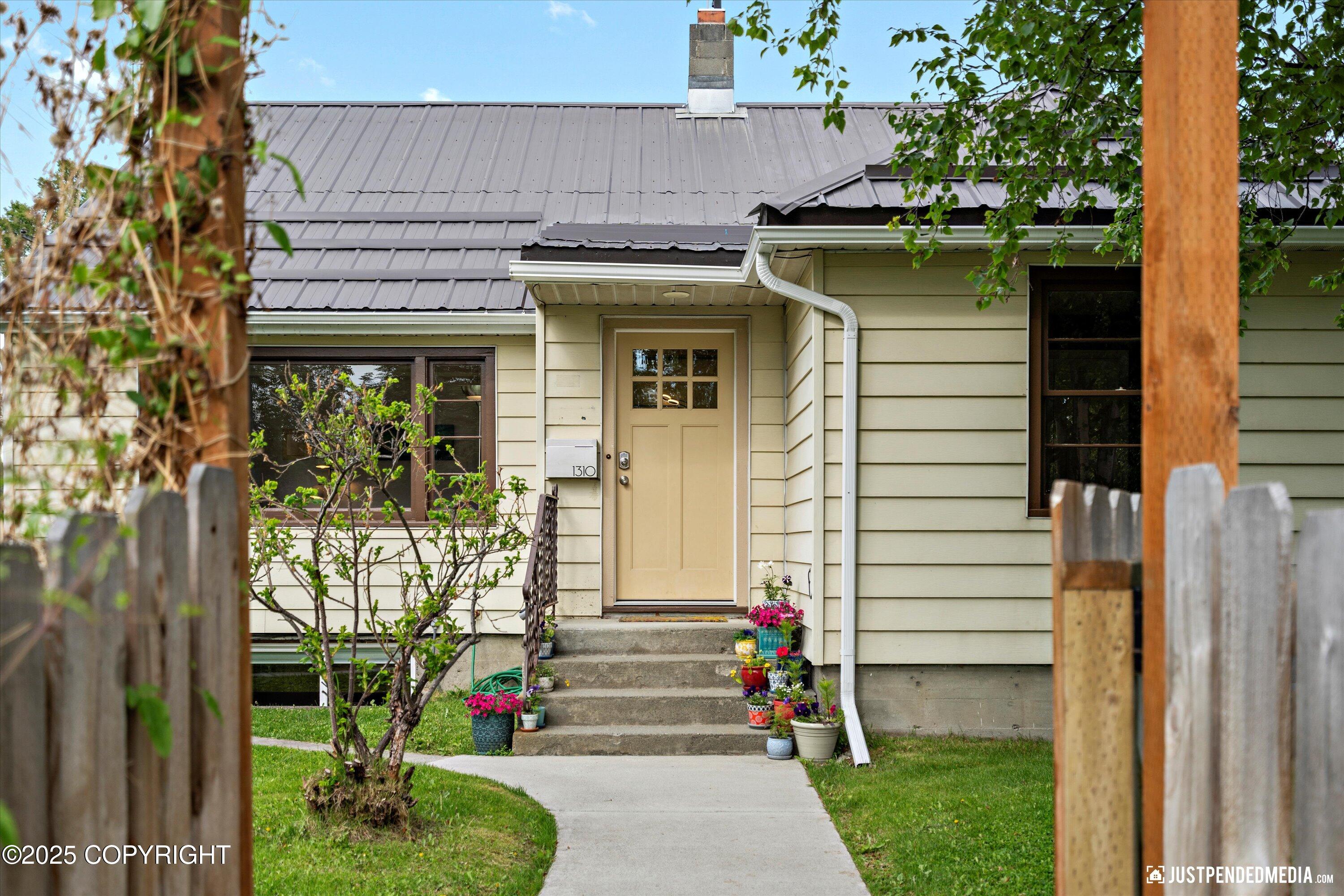 1310 G Street, Anchorage, Alaska image 3