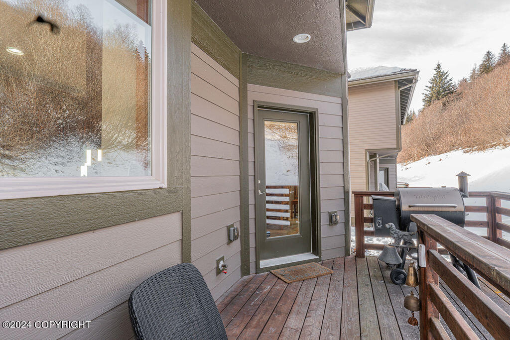 816 Quiet Creek Drive, Homer, Alaska image 16
