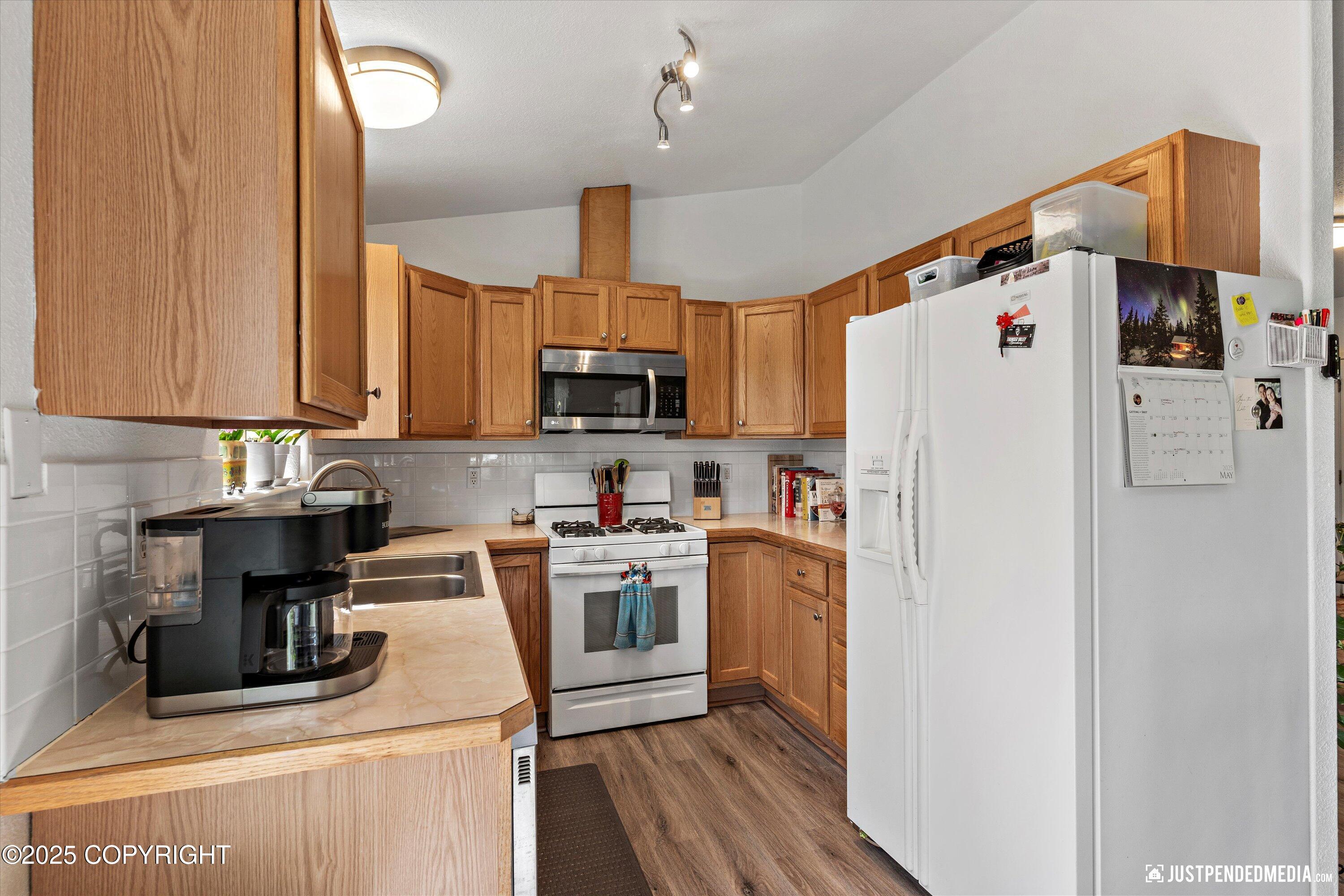 140 E Kara Circle, Wasilla, Alaska image 11