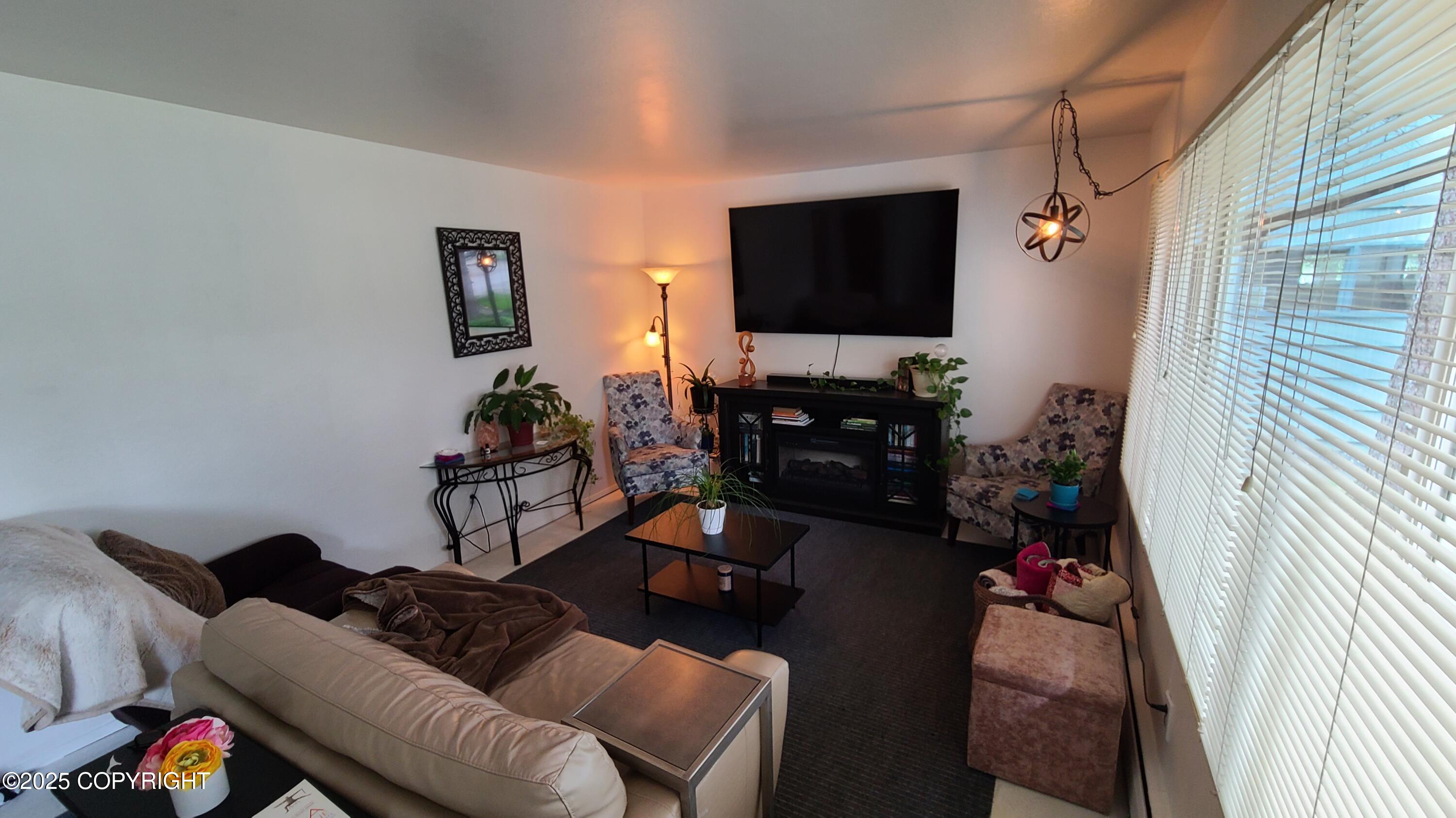 2911 W 34th Avenue, Anchorage, Alaska image 2